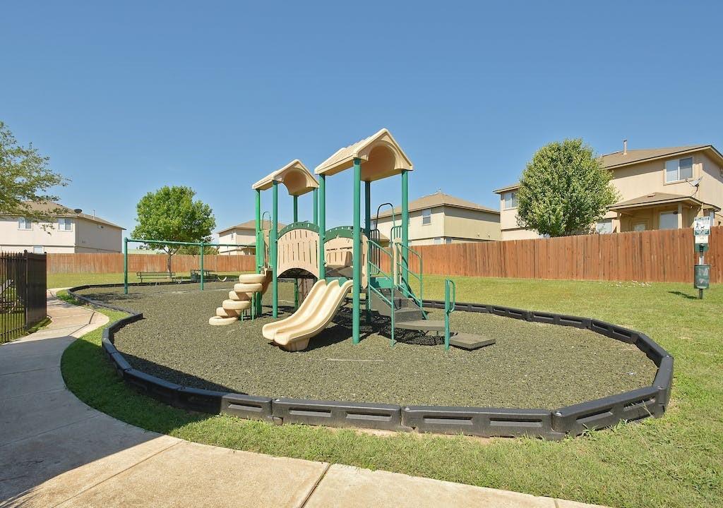 267 Waterloo Dr, Kyle, TX 78640