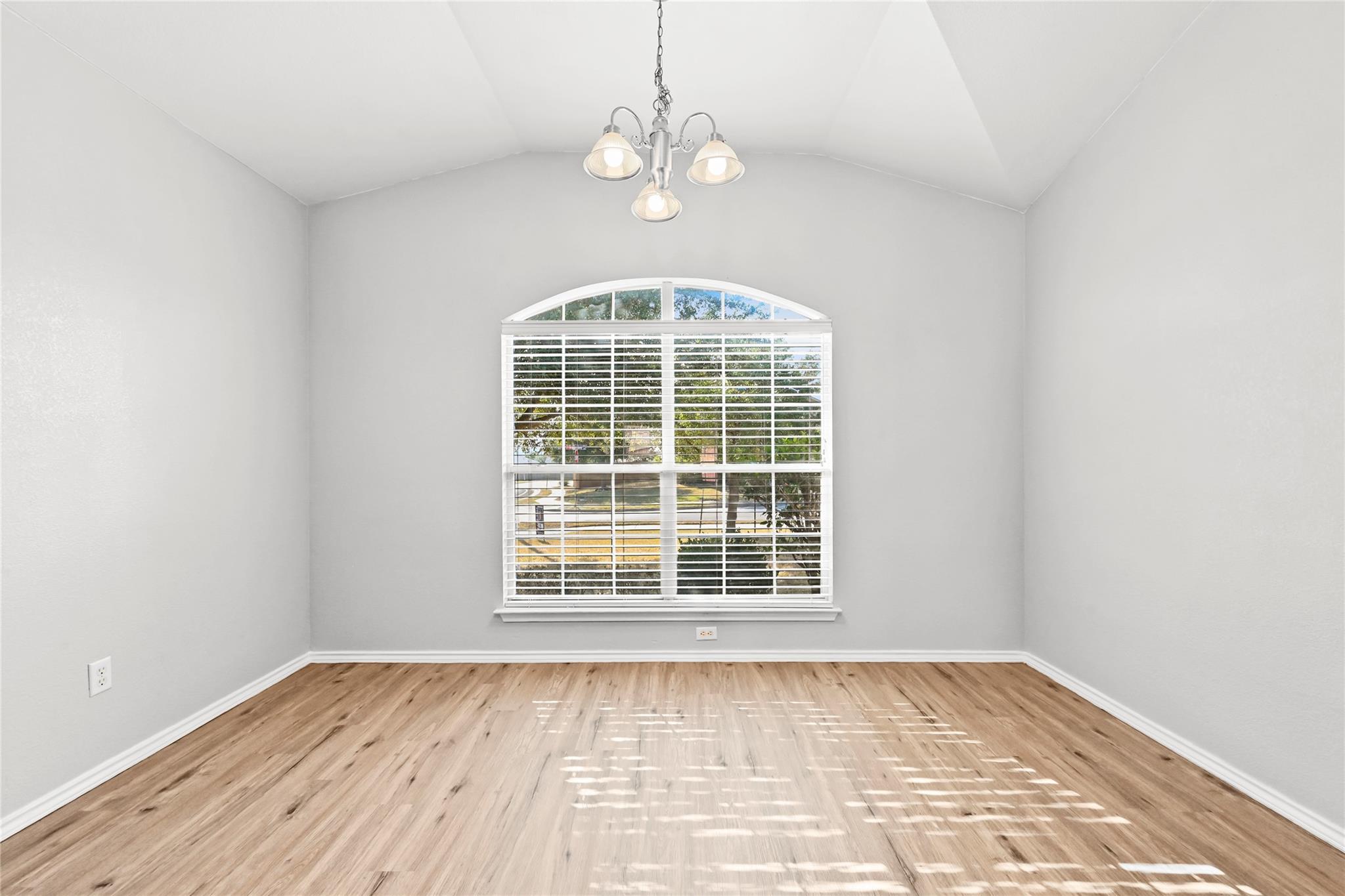 267 Waterloo Dr, Kyle, TX 78640