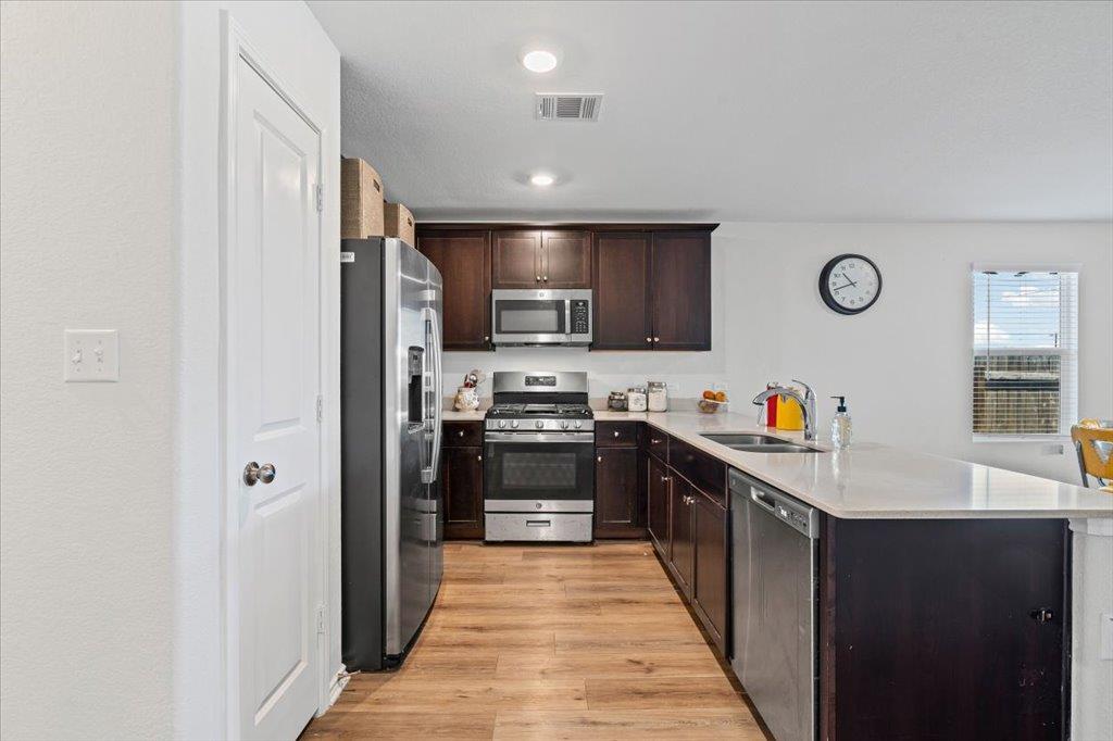 13617 Knights Branch Dr, Elgin, TX 78621