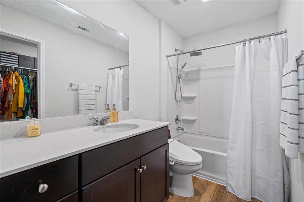 13617 Knights Branch Dr, Elgin, TX 78621