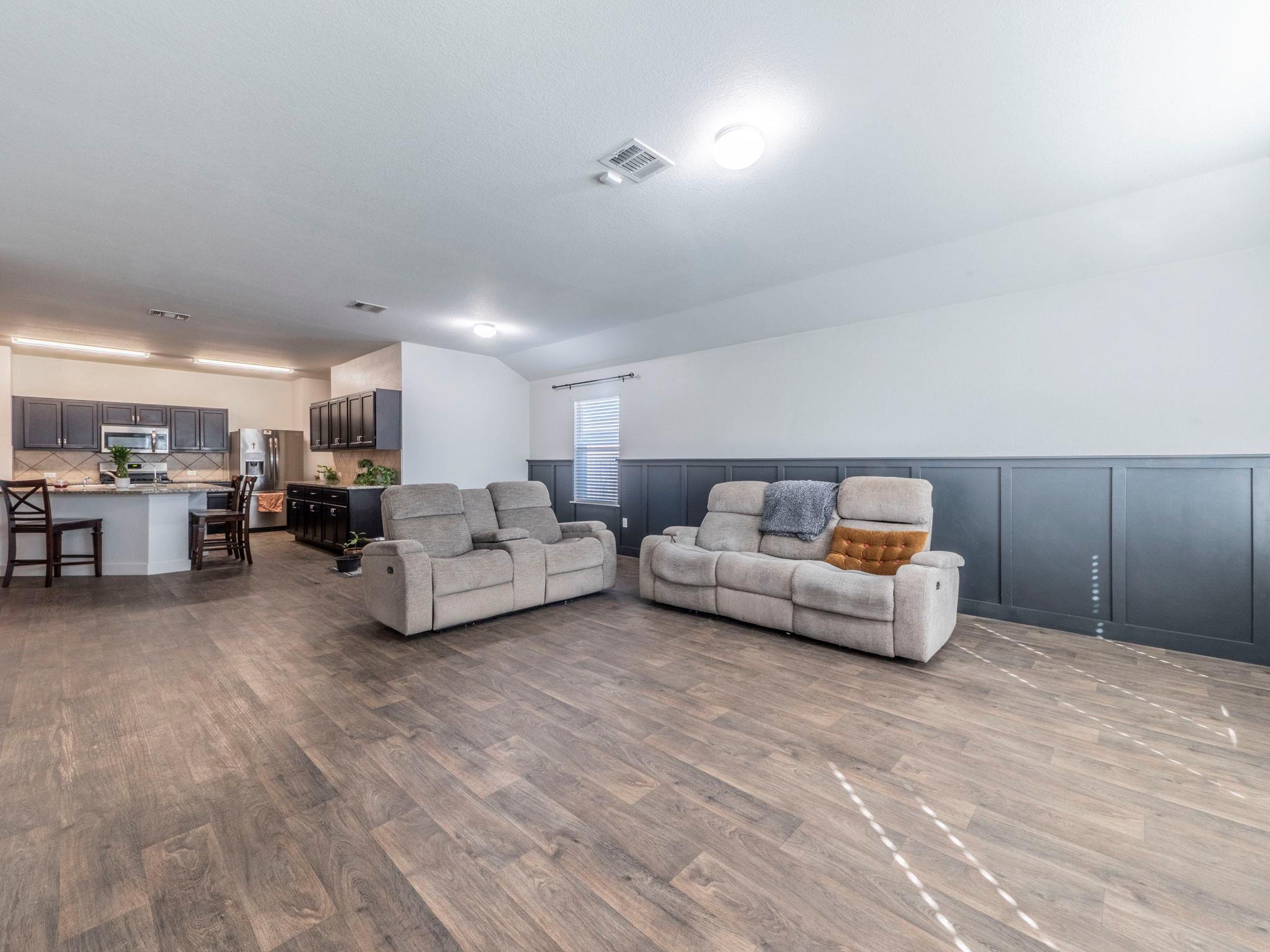 112 Orchard Ln, Kyle, TX 78640