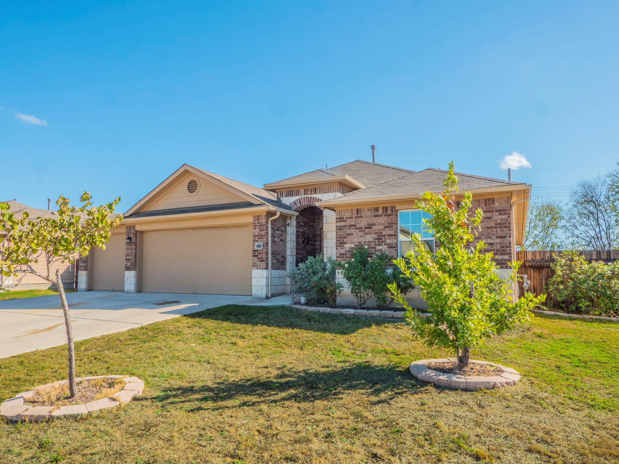 112 Orchard Ln, Kyle, TX 78640