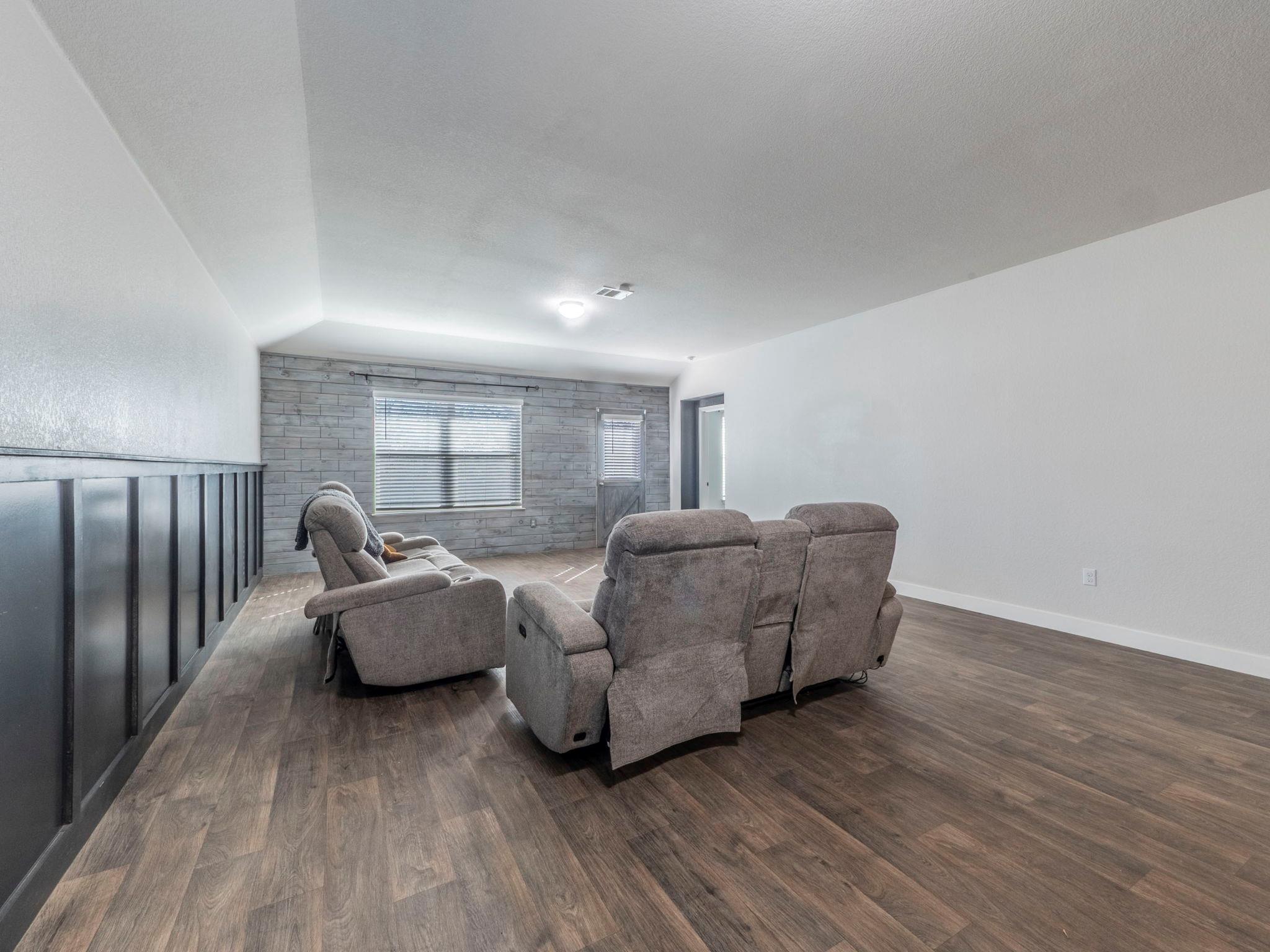 112 Orchard Ln, Kyle, TX 78640