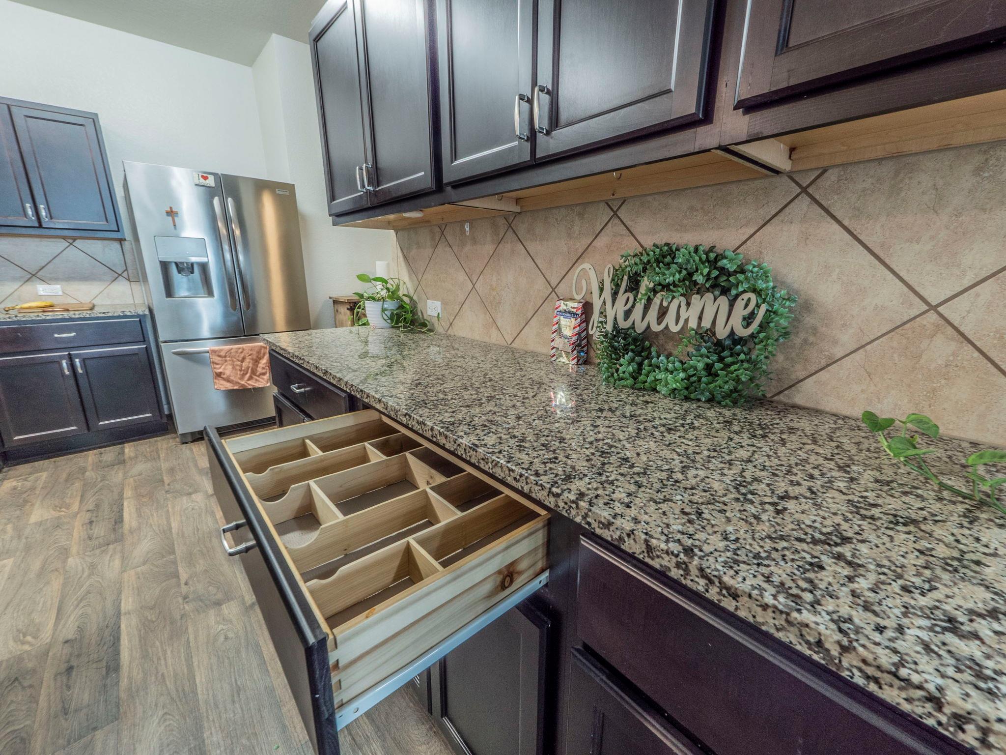 112 Orchard Ln, Kyle, TX 78640