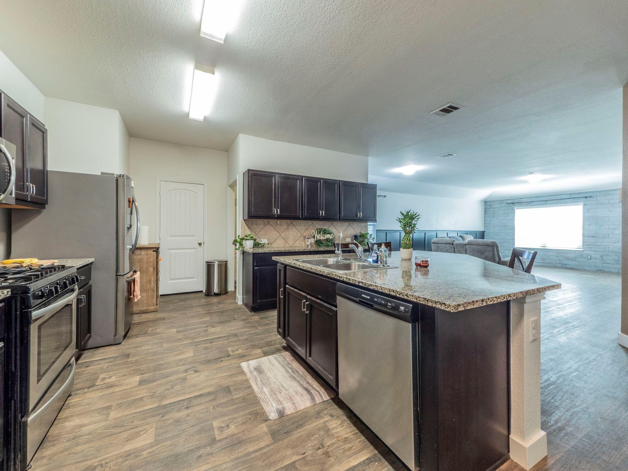 112 Orchard Ln, Kyle, TX 78640