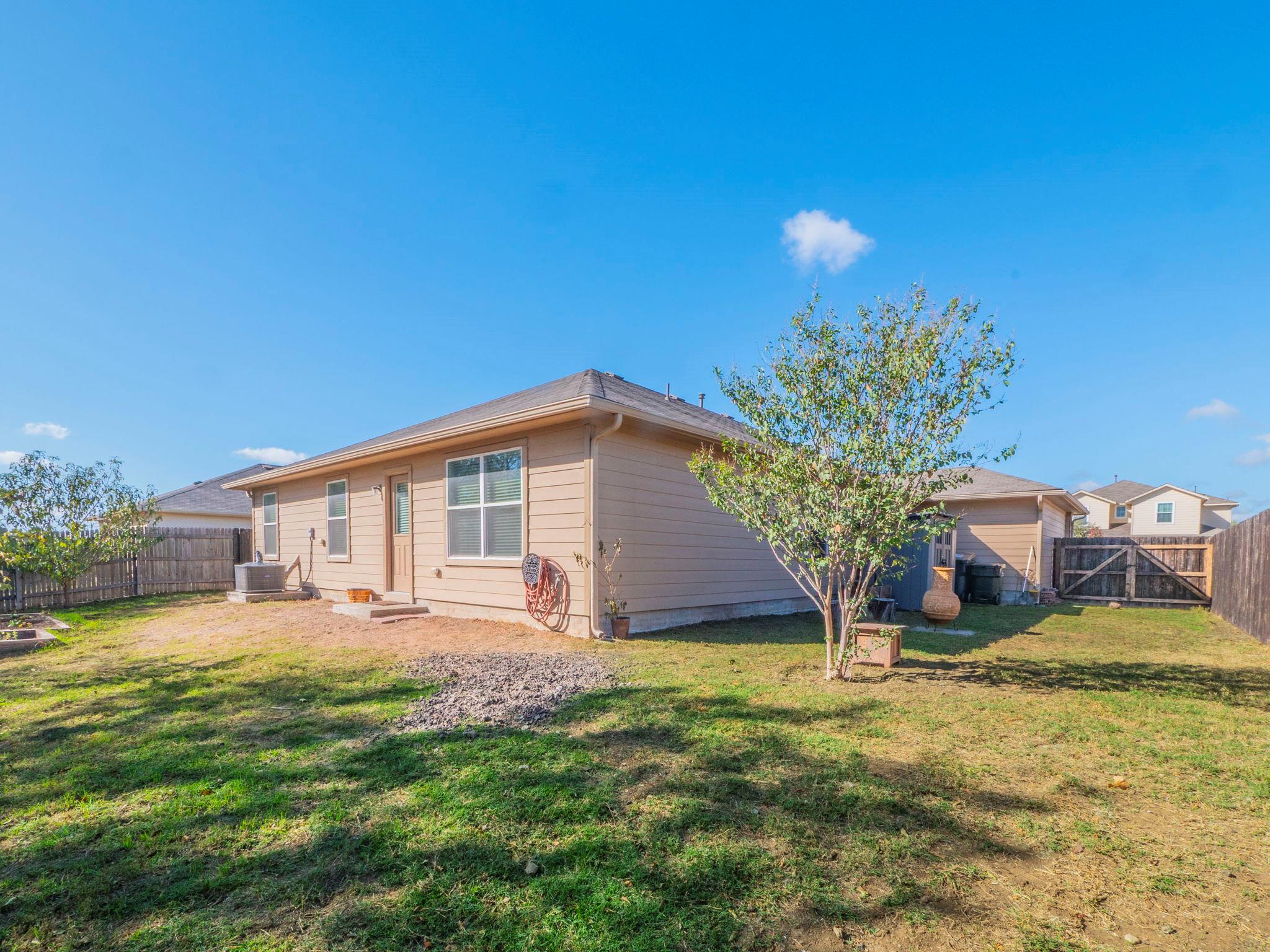 112 Orchard Ln, Kyle, TX 78640