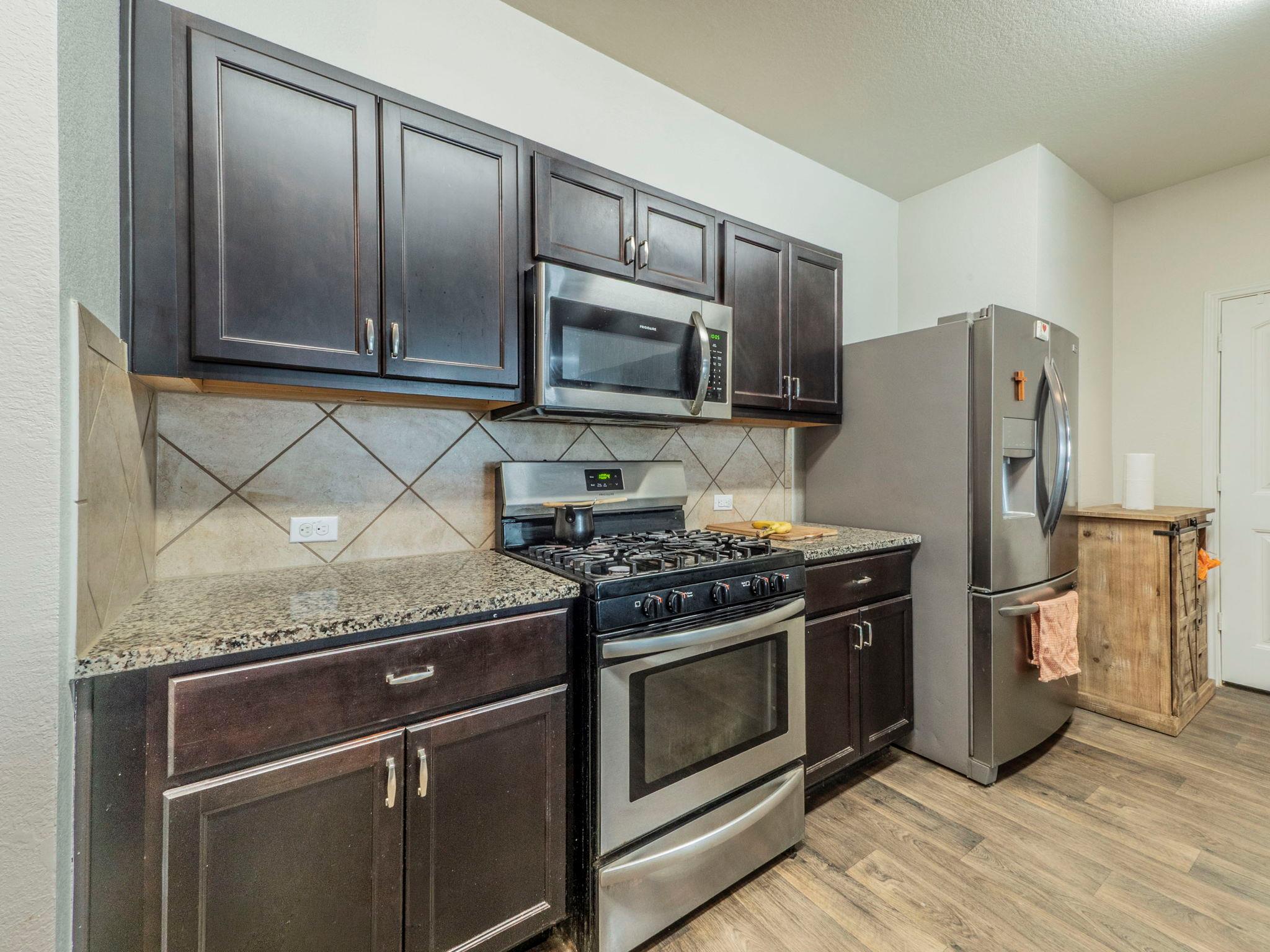 112 Orchard Ln, Kyle, TX 78640