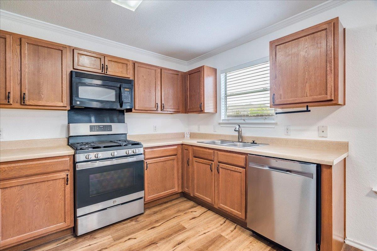 18436 Windtree Ln, Elgin, TX 78621