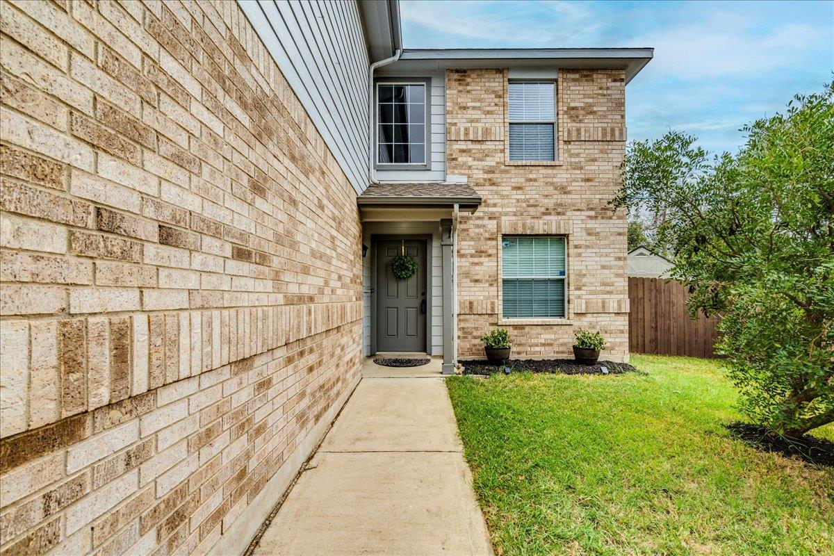 18436 Windtree Ln, Elgin, TX 78621