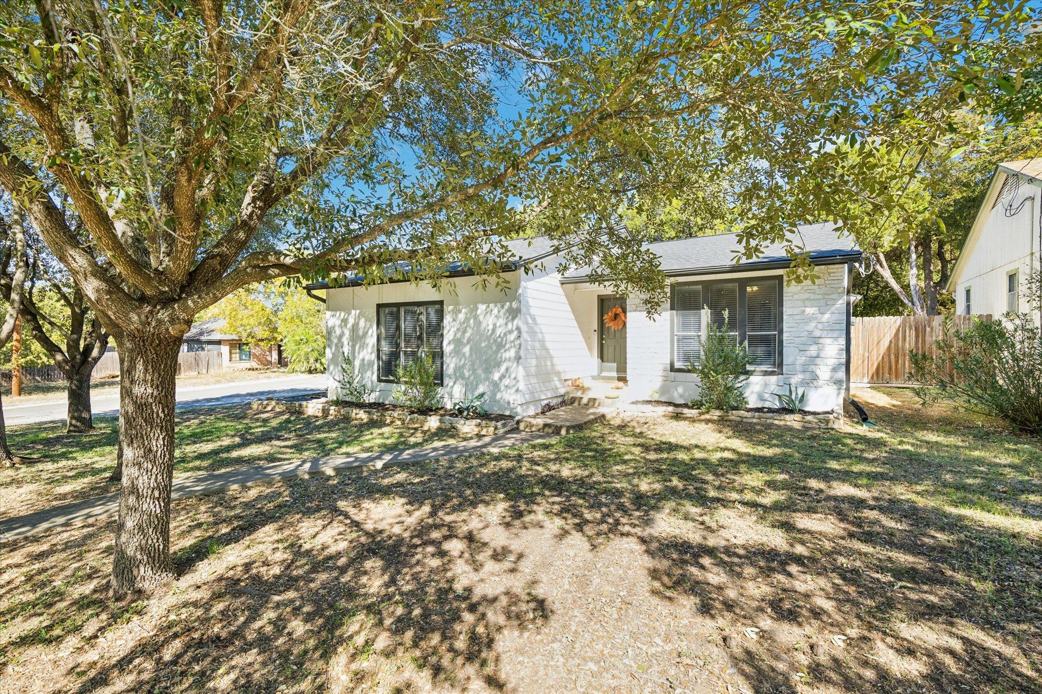 1712 Hamilton St, San Marcos, TX 78666
