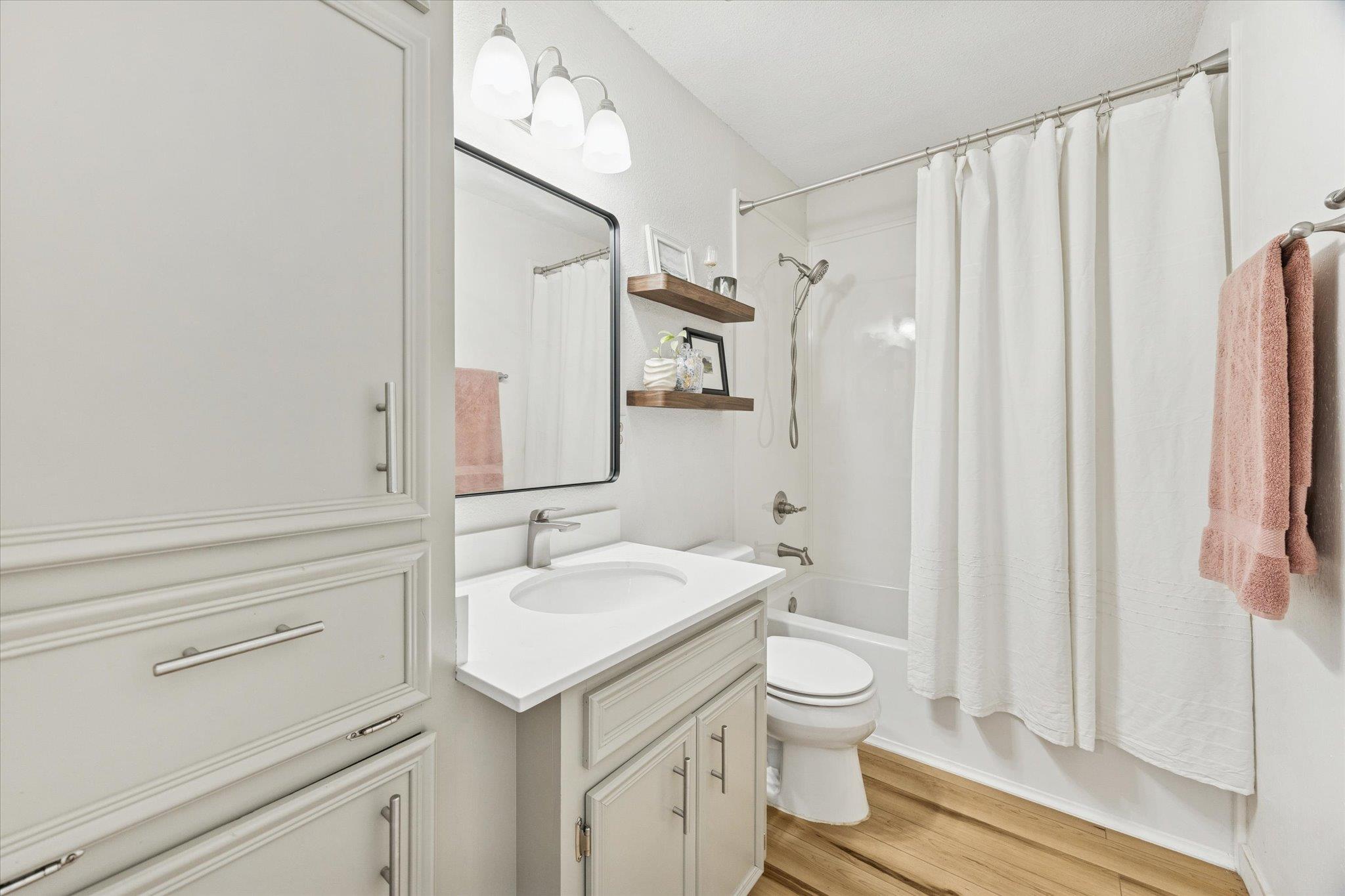 1712 Hamilton St, San Marcos, TX 78666