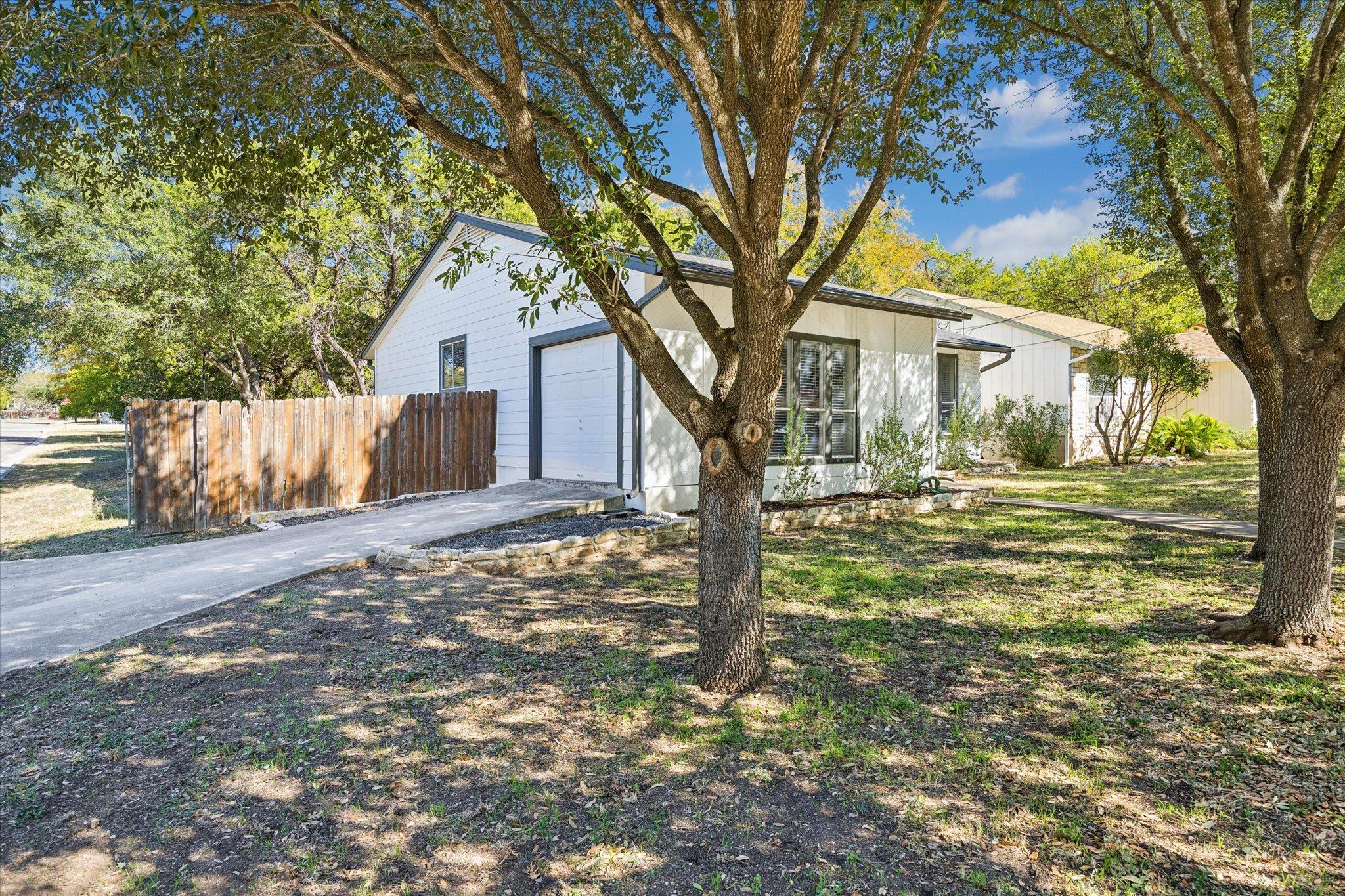1712 Hamilton St, San Marcos, TX 78666