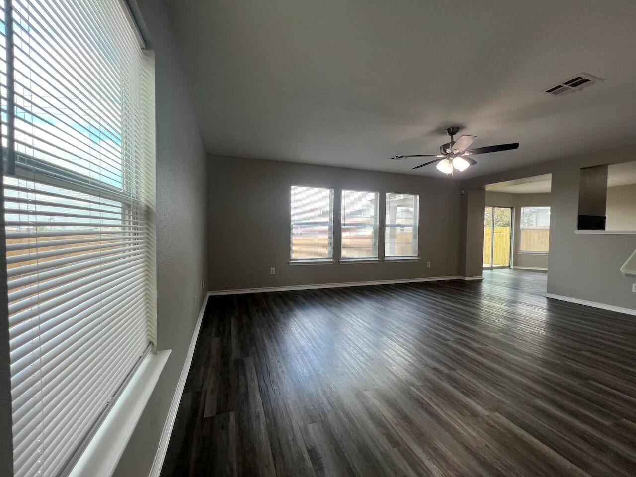 13120 Dearbonne Dr, Del Valle, TX 78617