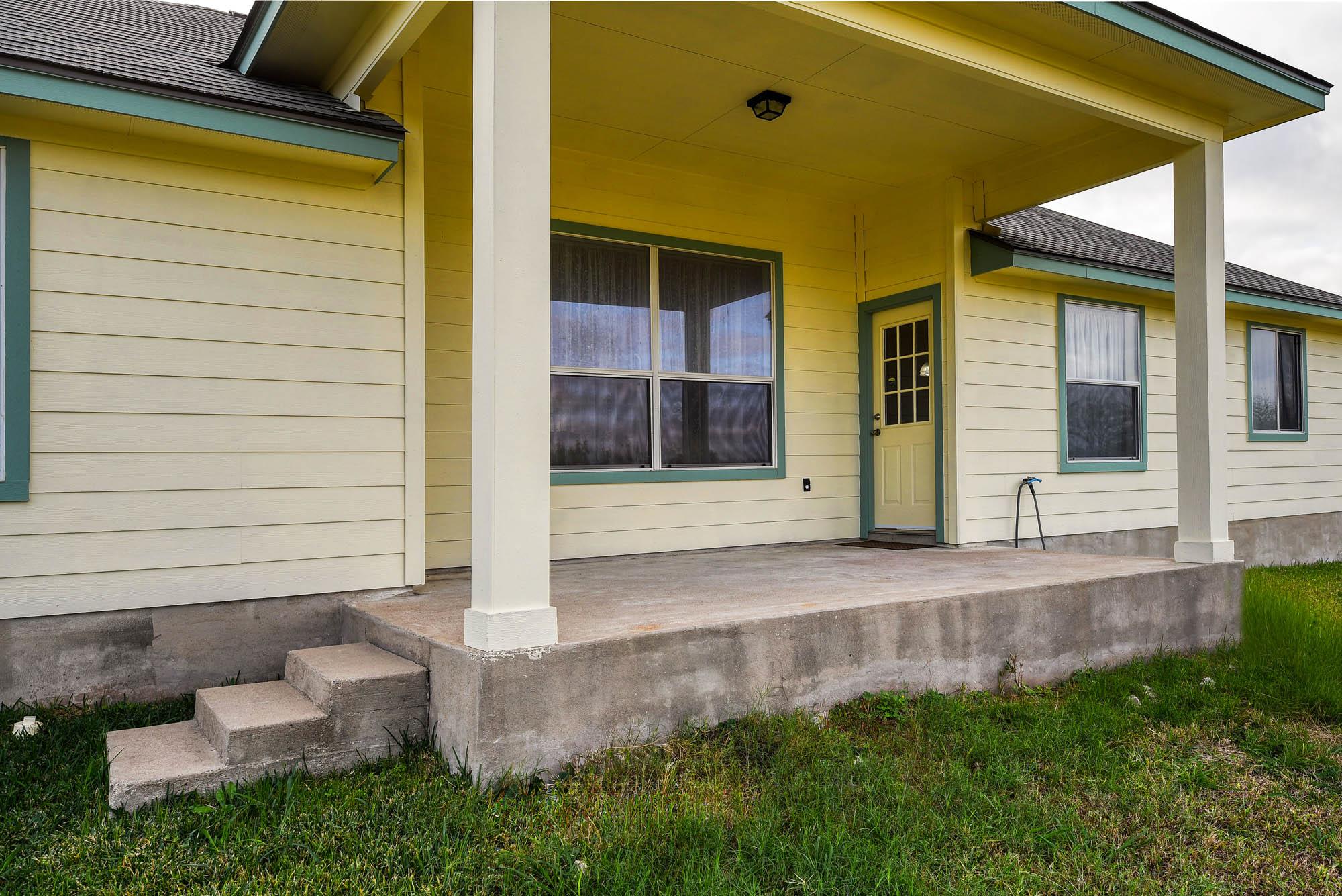 226 Maldonado Trl, Del Valle, TX 78617