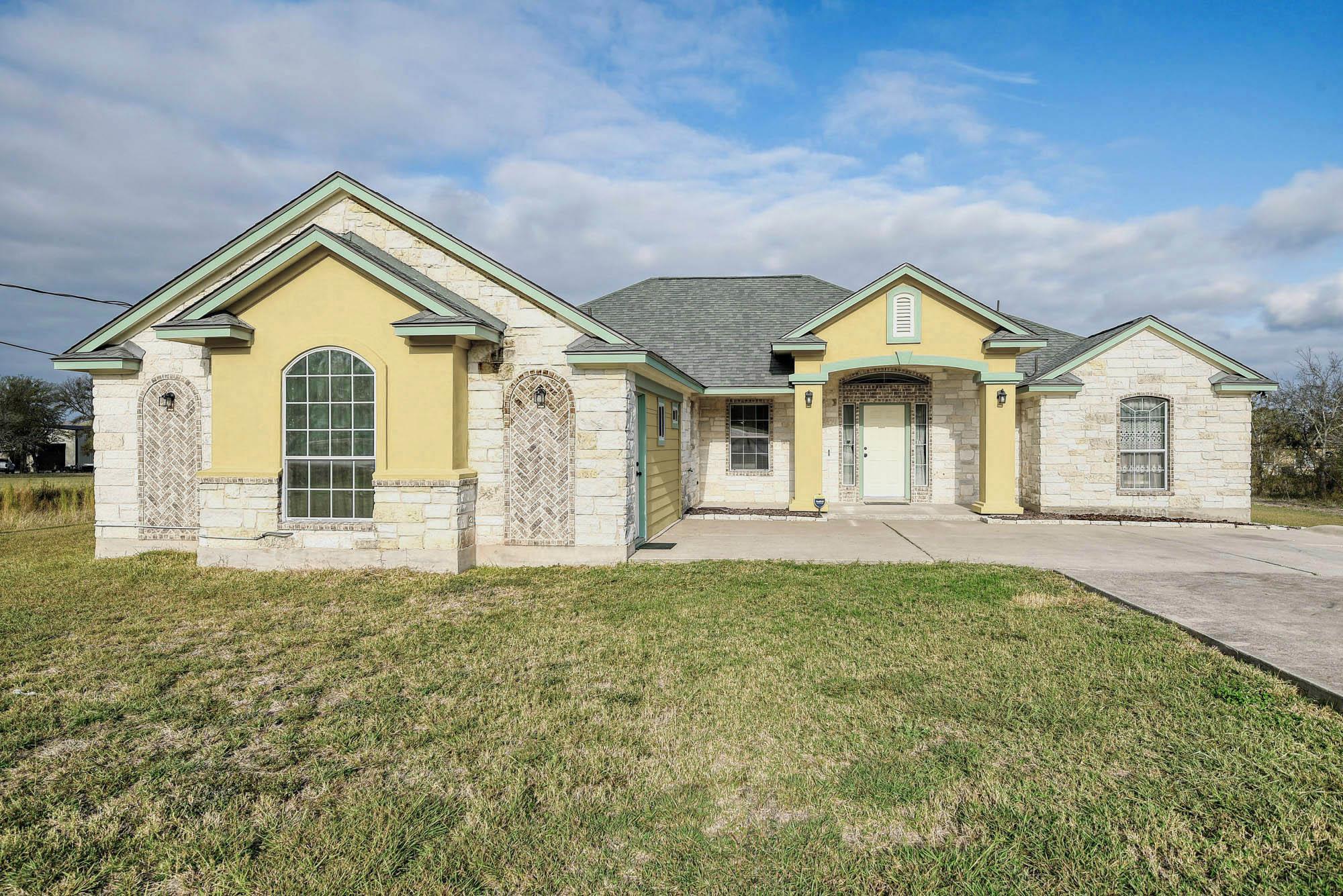 226 Maldonado Trl, Del Valle, TX 78617