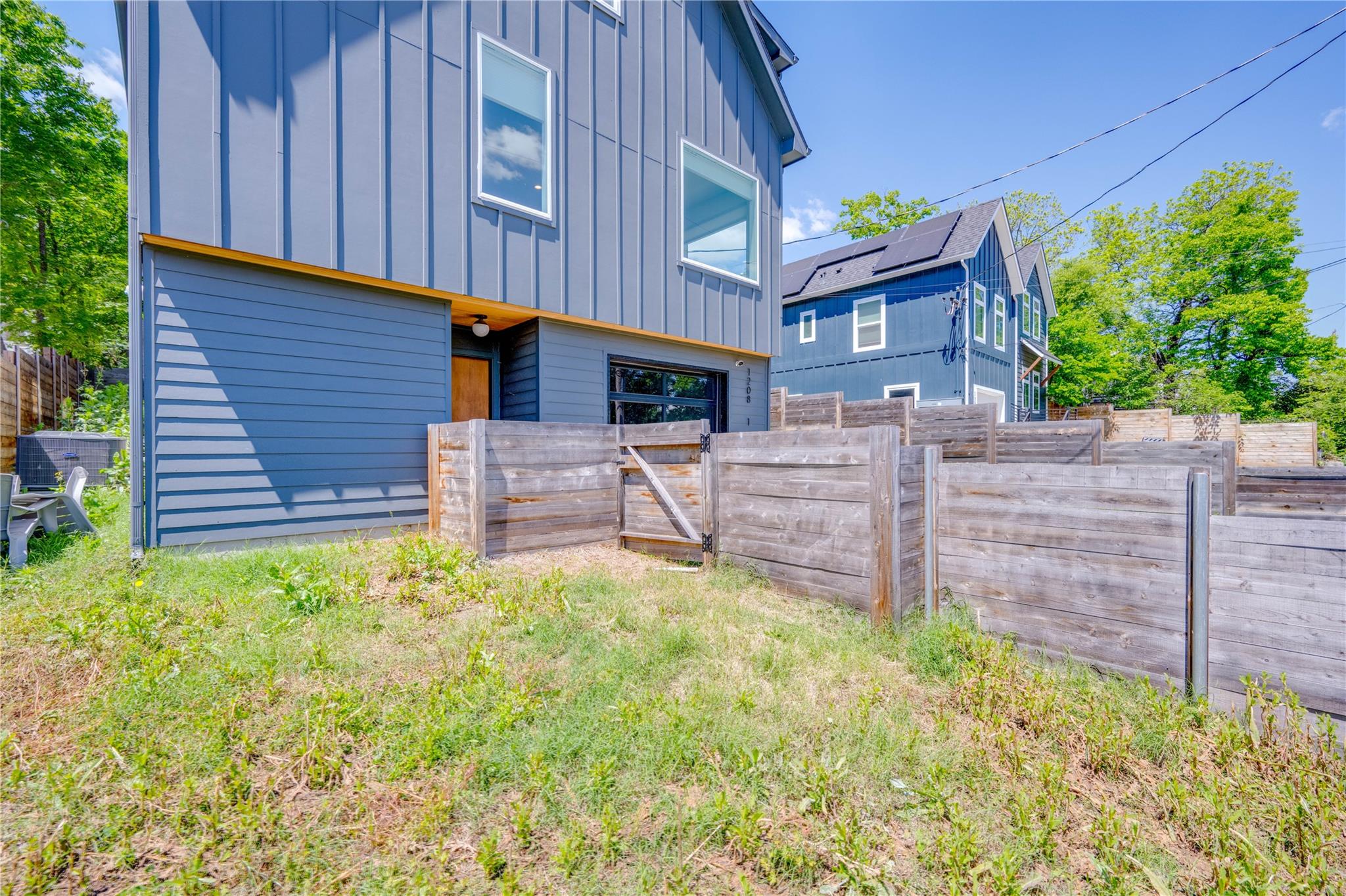 1208 Luna St # 1, Austin, TX 78721