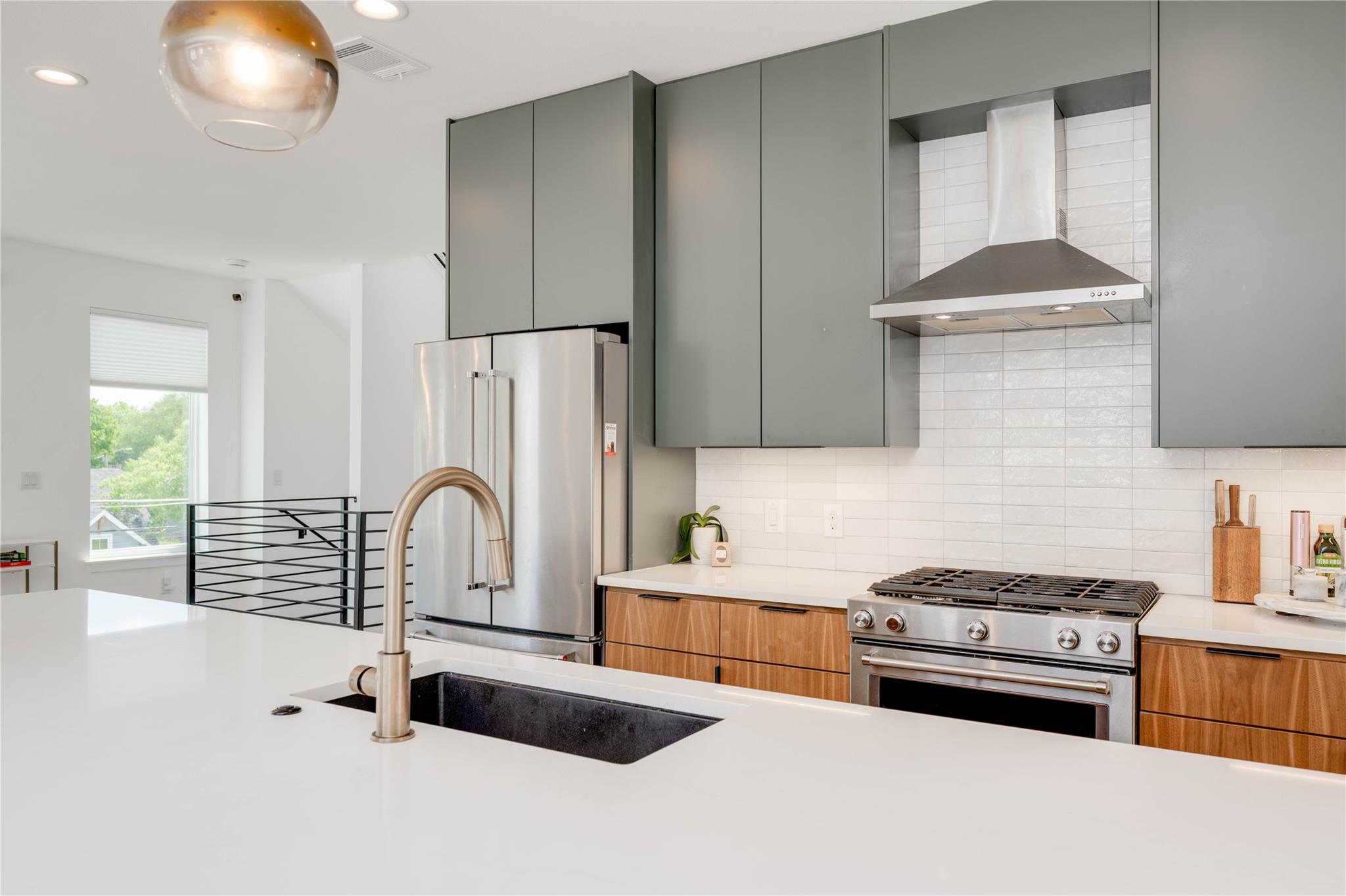 1208 Luna St # 1, Austin, TX 78721