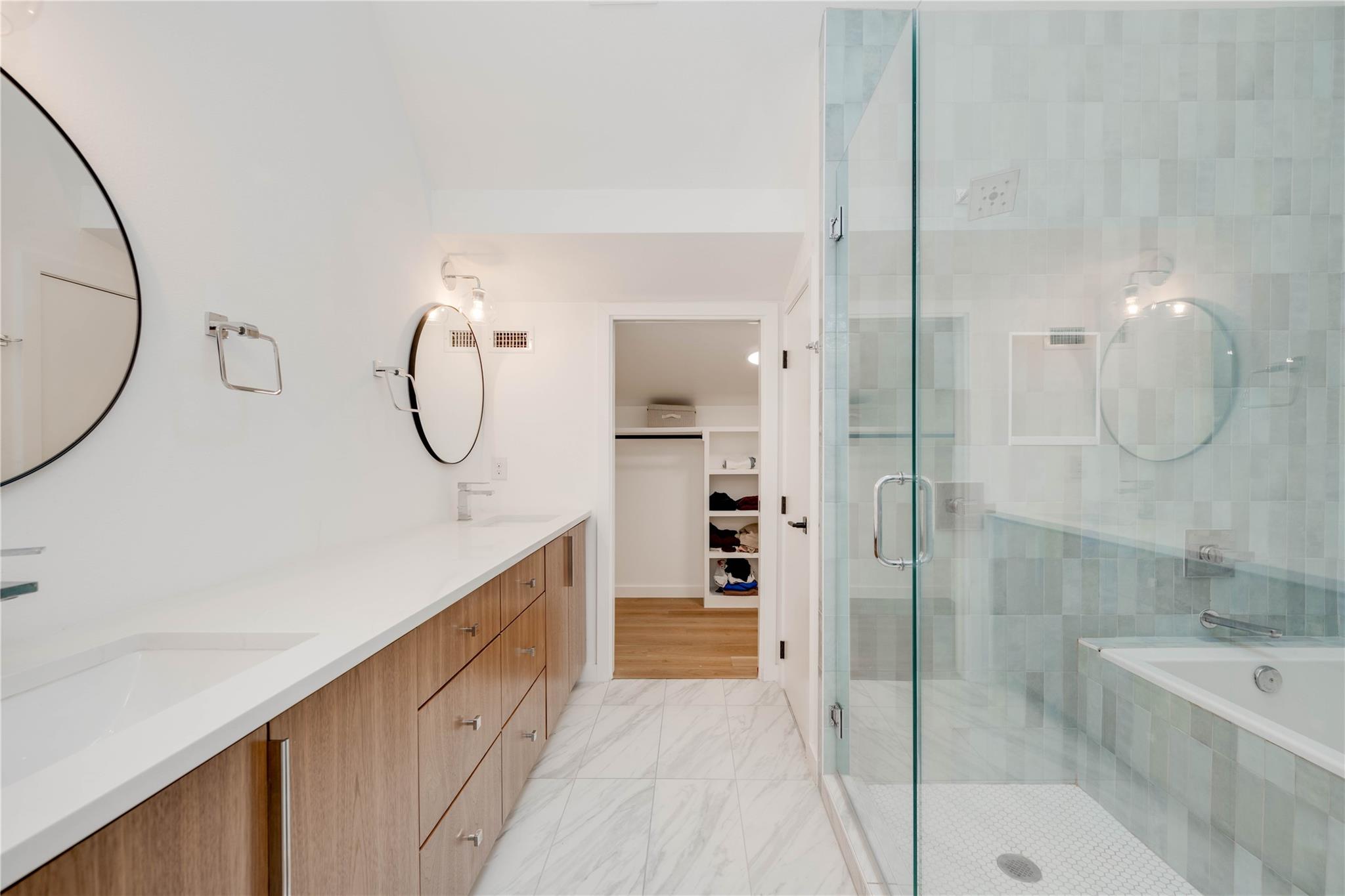 1208 Luna St # 1, Austin, TX 78721