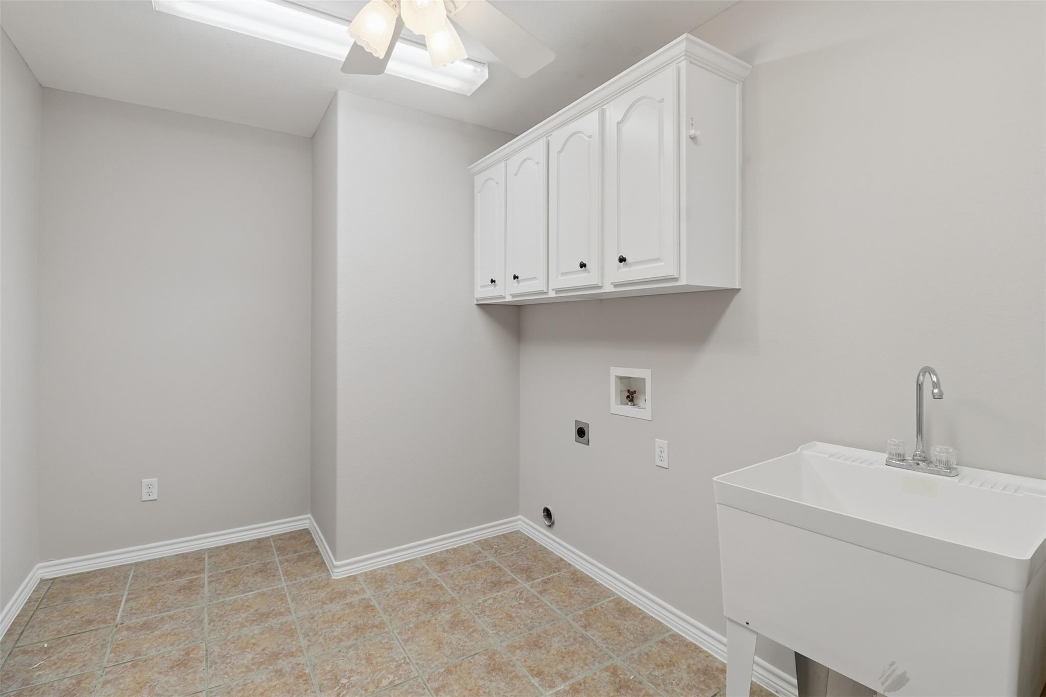 200 Apache Trail St, Burnet, TX 78611