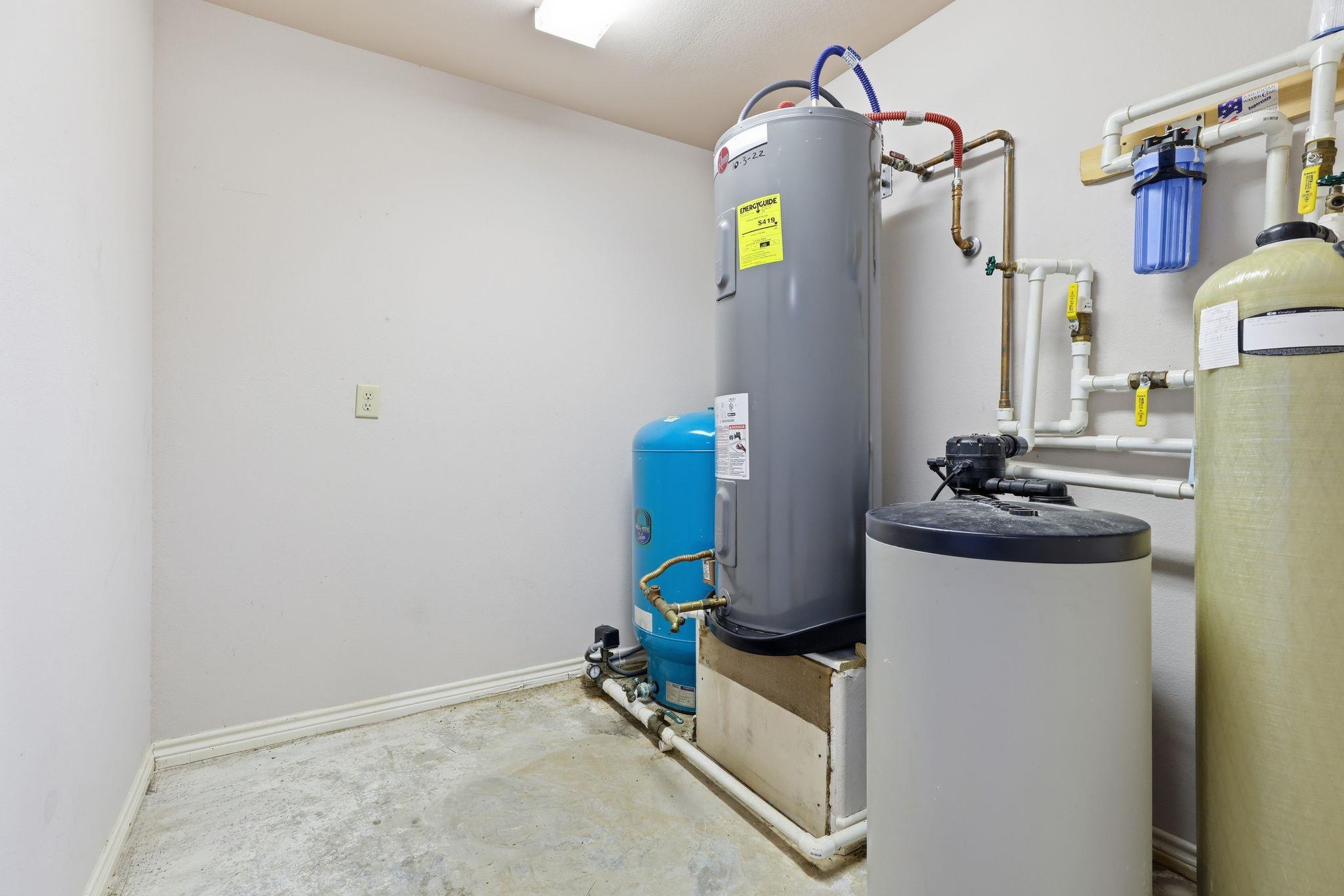 200 Apache Trail St, Burnet, TX 78611