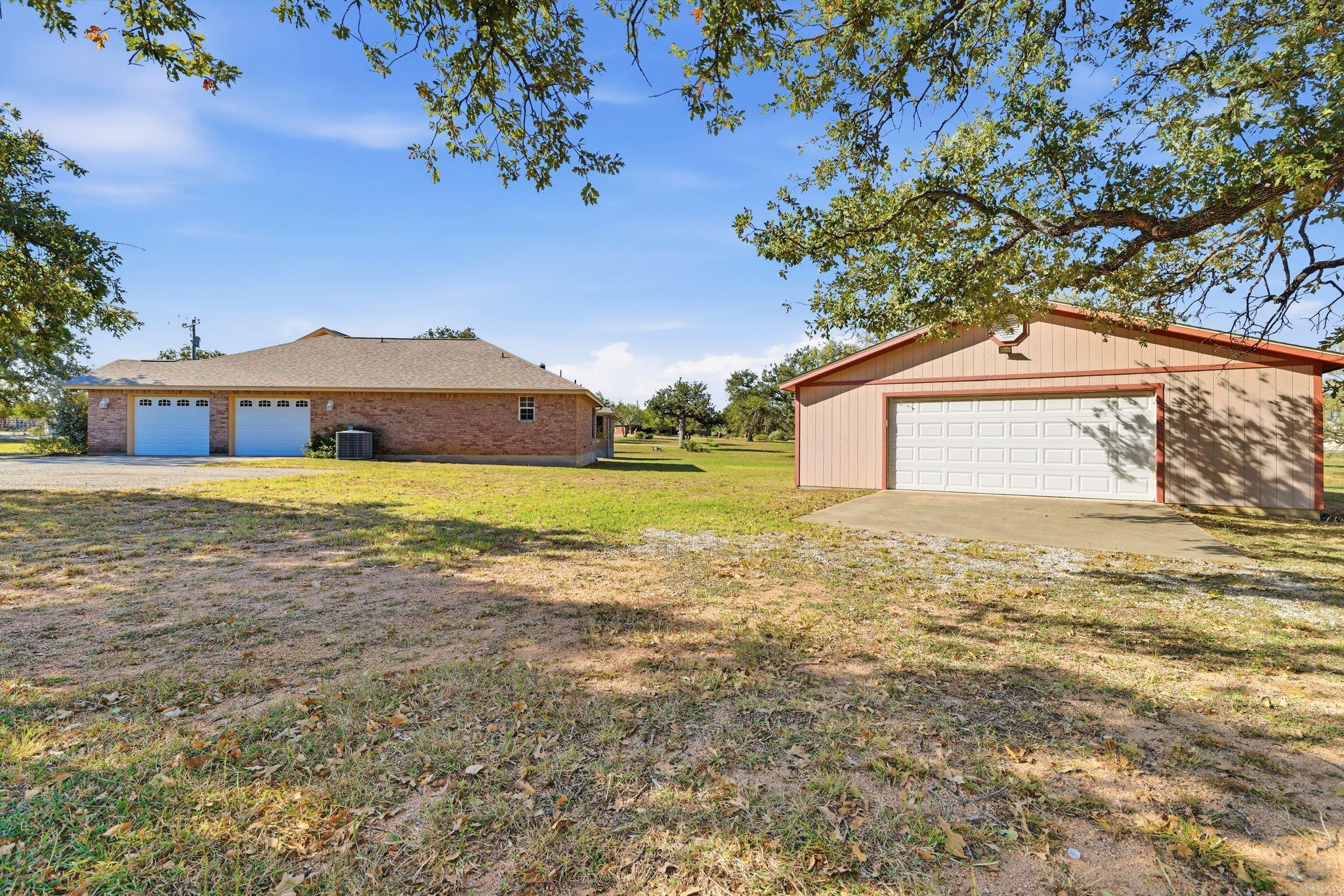 200 Apache Trail St, Burnet, TX 78611