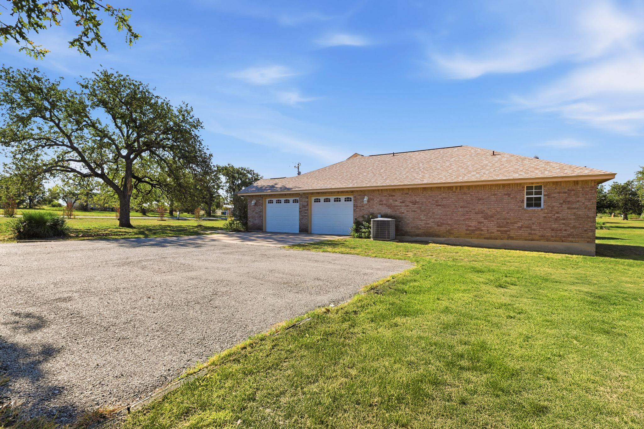 200 Apache Trail St, Burnet, TX 78611
