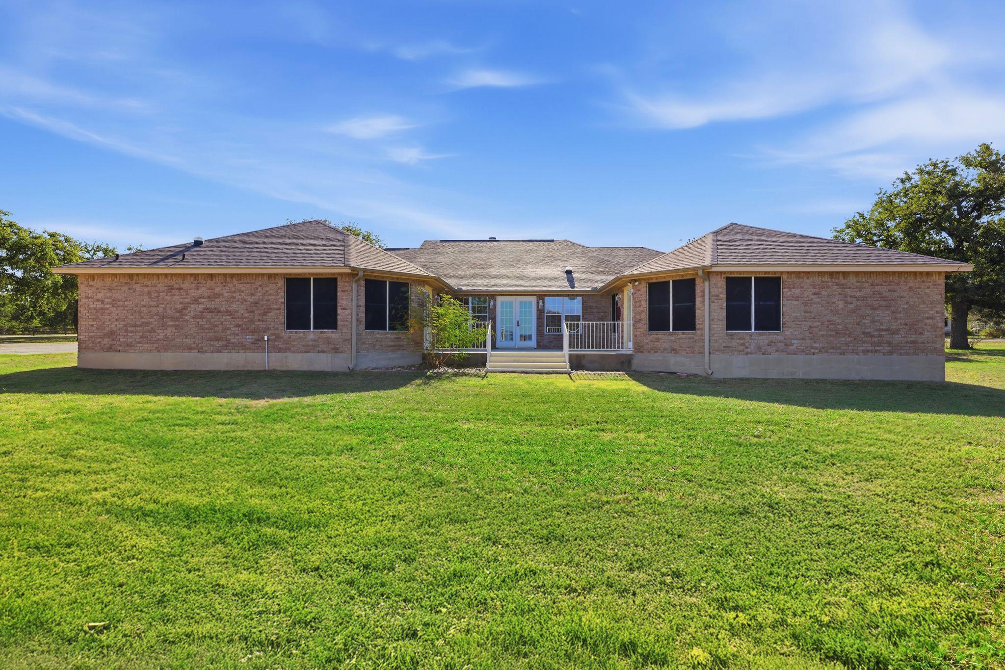 200 Apache Trail St, Burnet, TX 78611