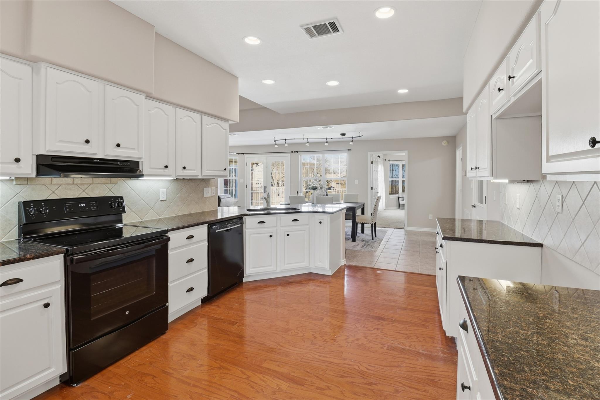 200 Apache Trail St, Burnet, TX 78611