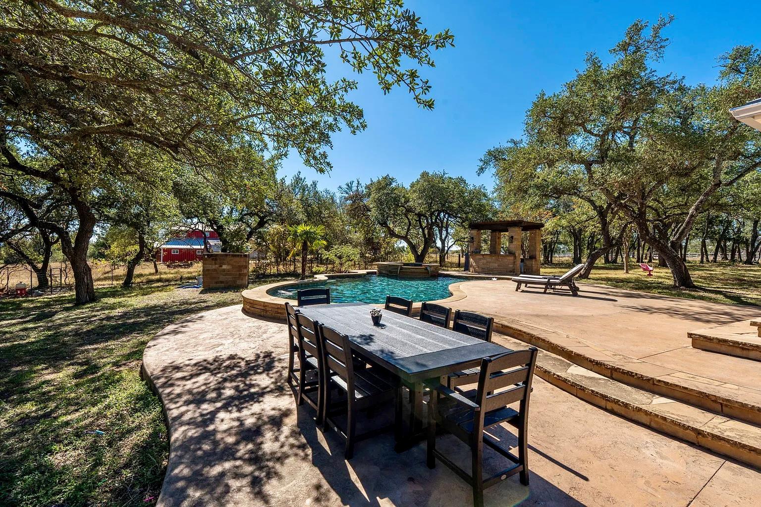 301 Medlin Creek Loop, Dripping Springs, TX 78620