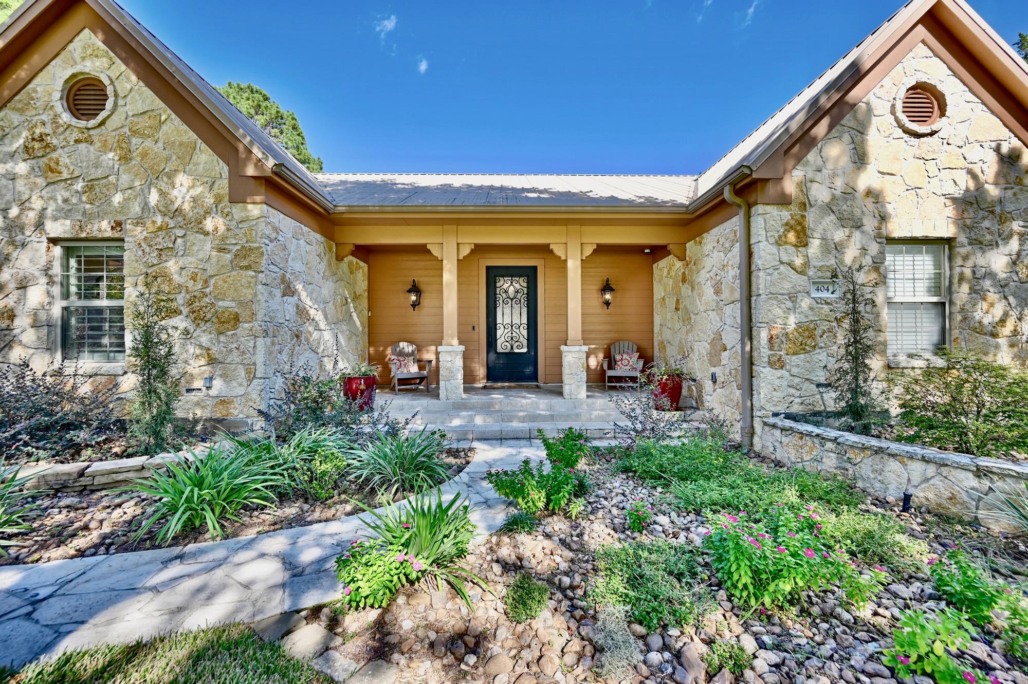 404 Saint Andrews Dr, New Ulm, TX 78950