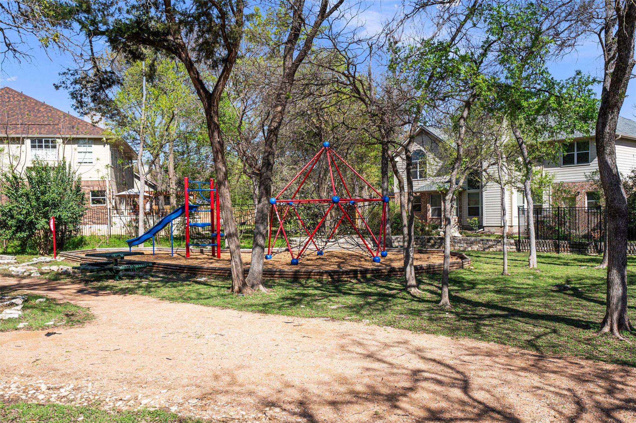 527 Oak Park Dr, Round Rock, TX 78681