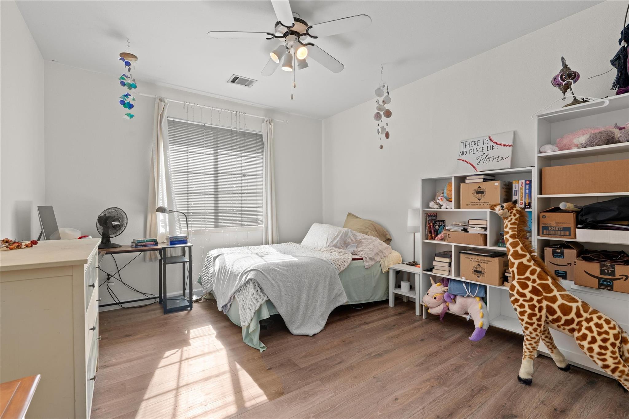 527 Oak Park Dr, Round Rock, TX 78681