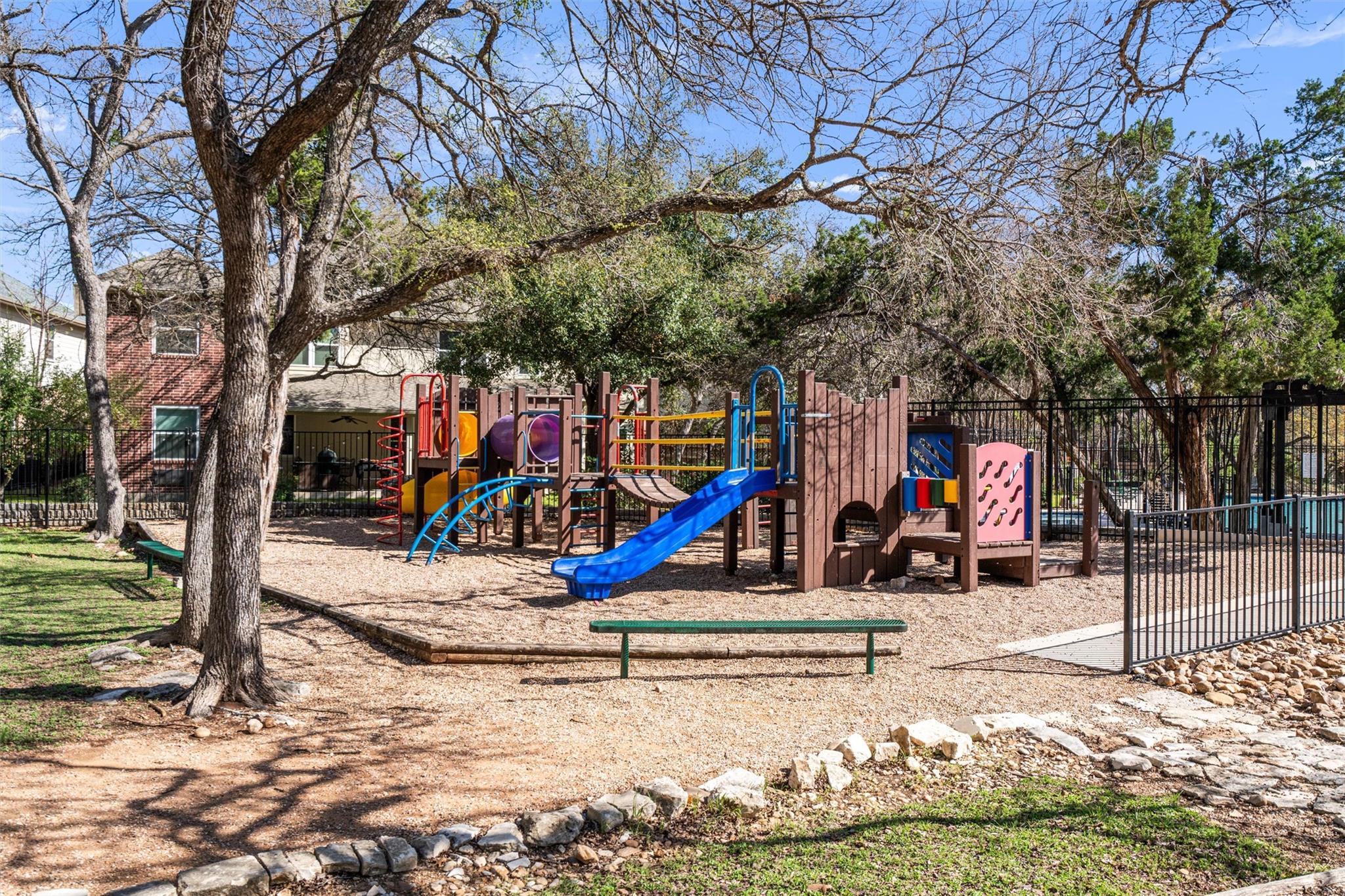 527 Oak Park Dr, Round Rock, TX 78681