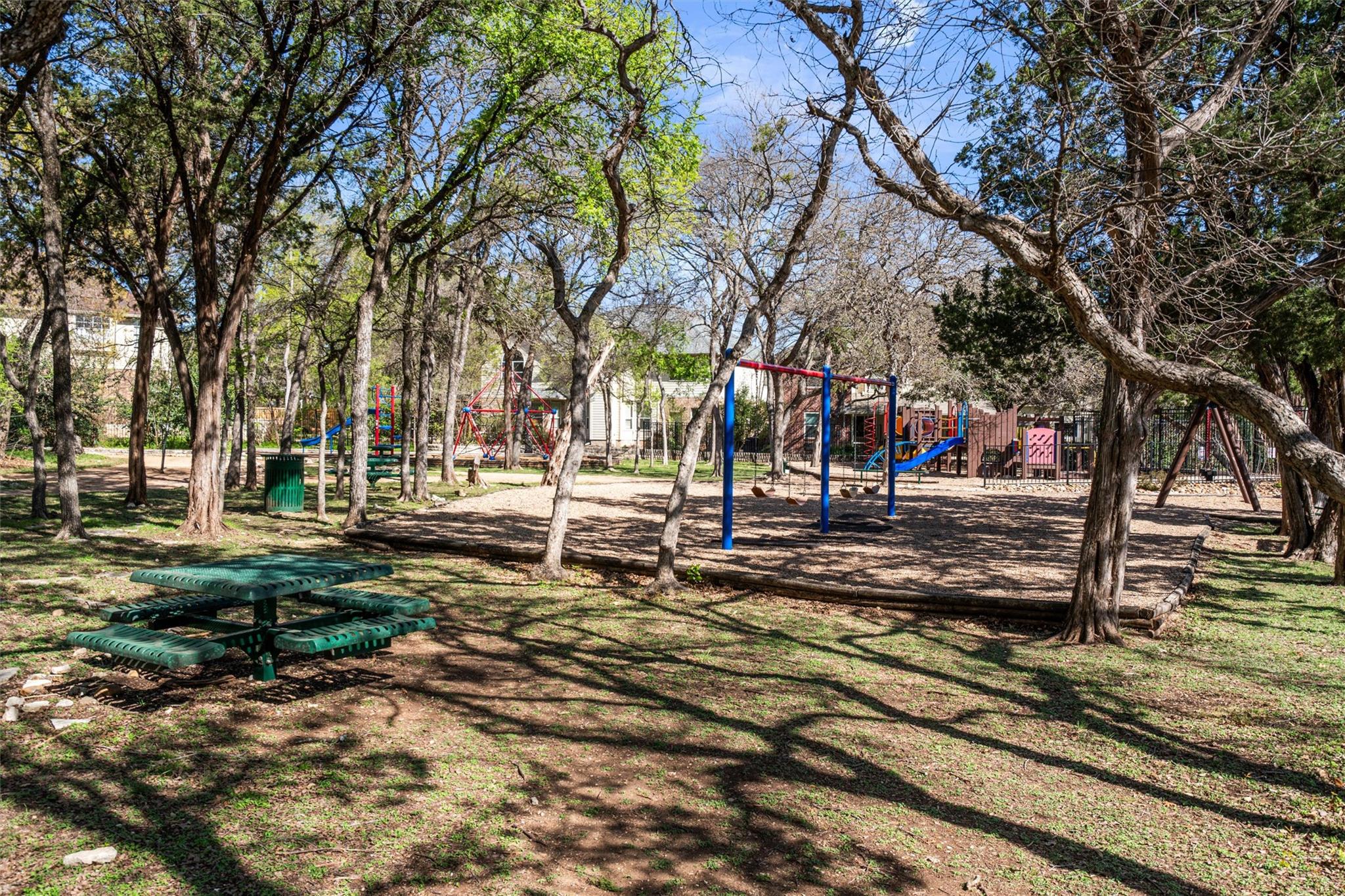 527 Oak Park Dr, Round Rock, TX 78681