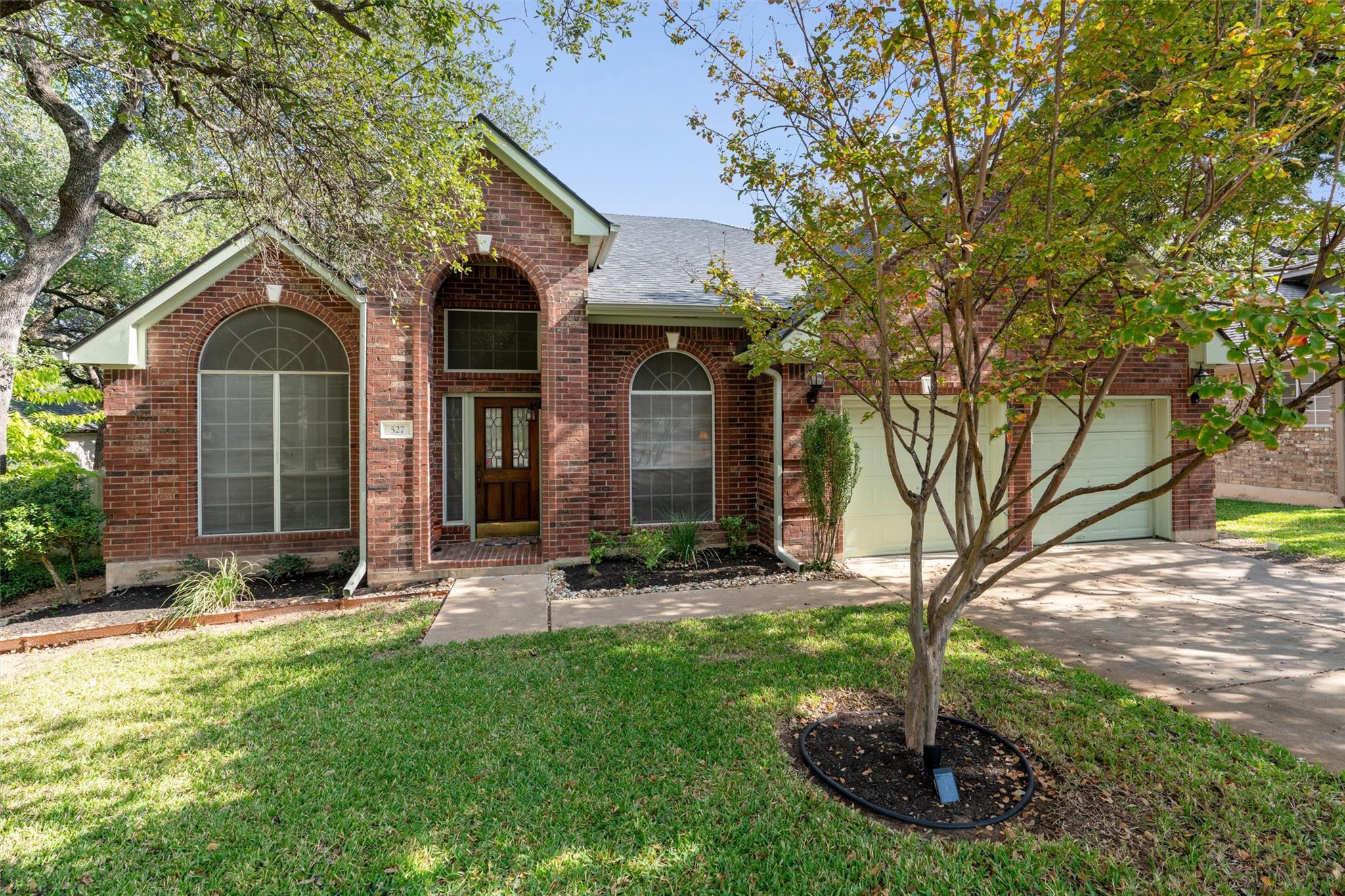 527 Oak Park Dr, Round Rock, TX 78681