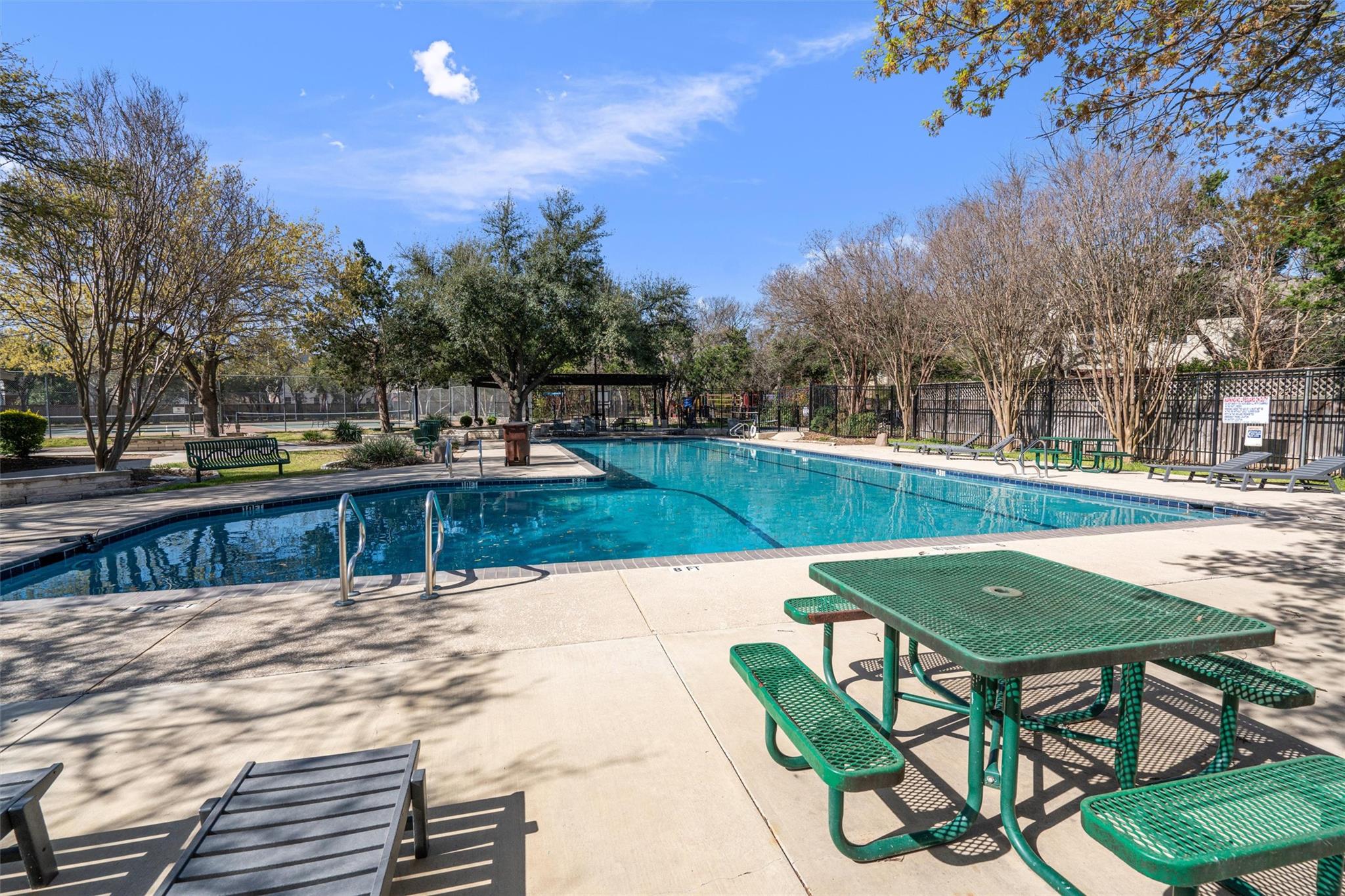 527 Oak Park Dr, Round Rock, TX 78681