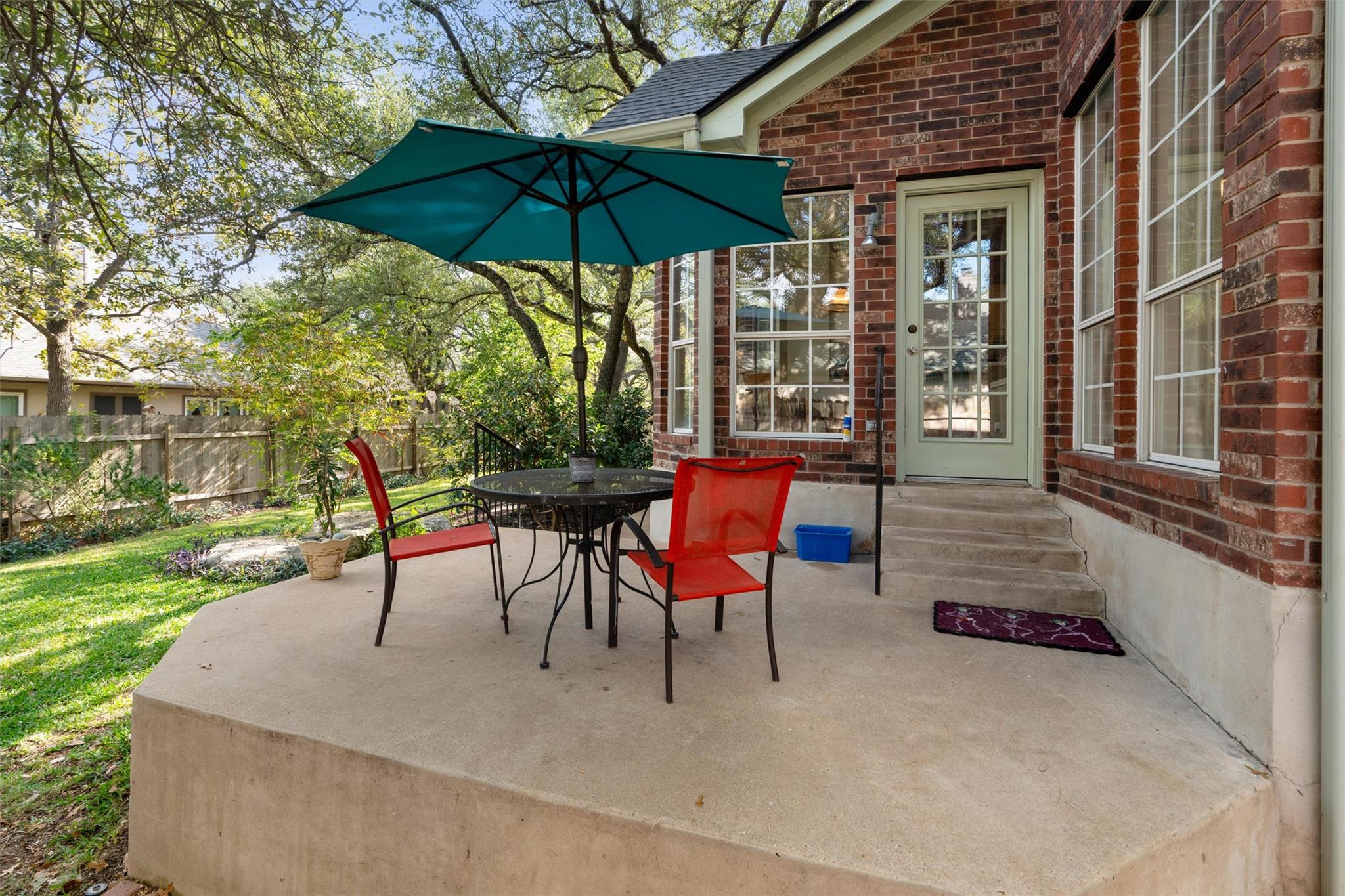 527 Oak Park Dr, Round Rock, TX 78681