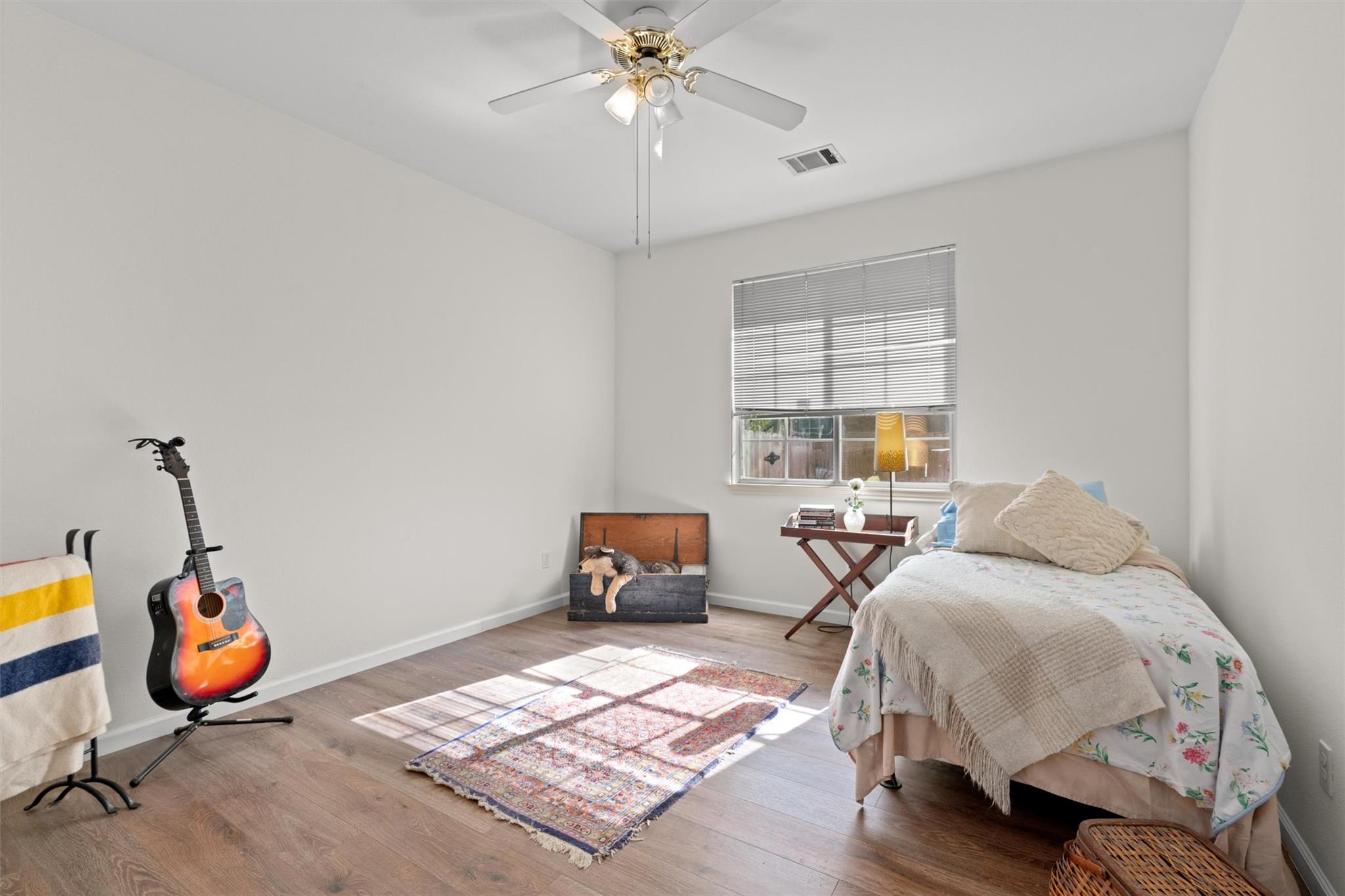 527 Oak Park Dr, Round Rock, TX 78681