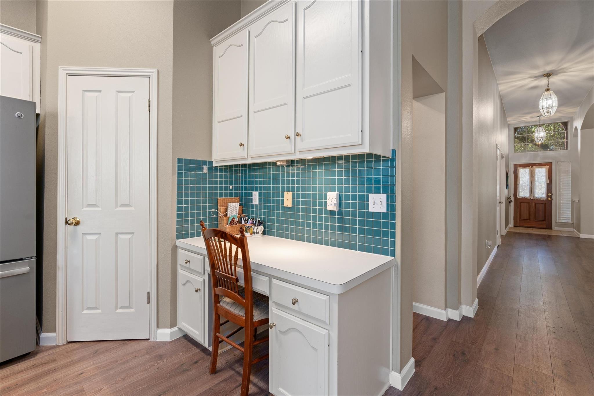 527 Oak Park Dr, Round Rock, TX 78681