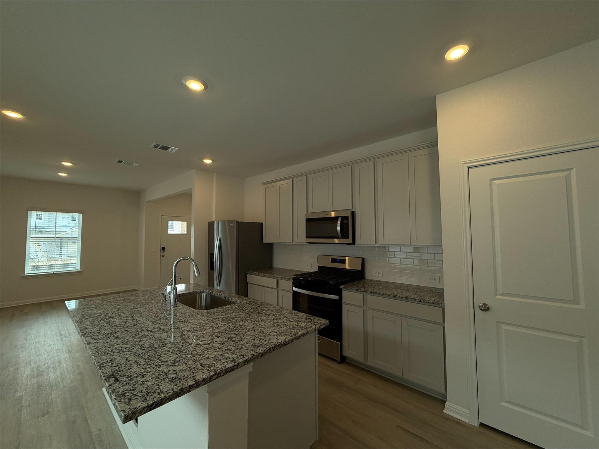 109 Maple Hedge Rd, Hutto, TX 78634