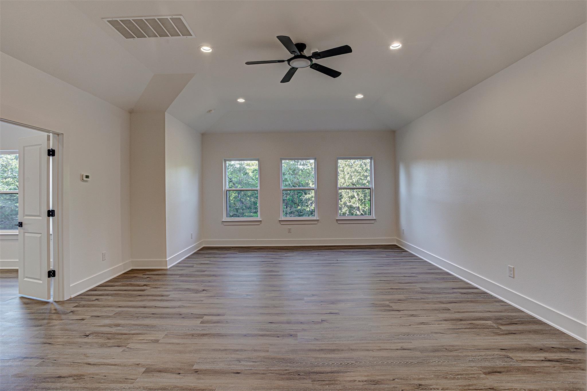 128 Nugget Ln, Bastrop, TX 78602