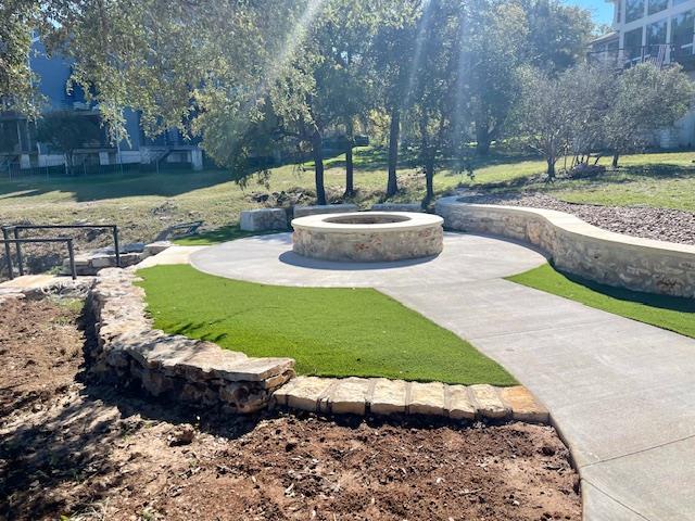 909 Cat Hollow Club Dr, Spicewood, TX 78669