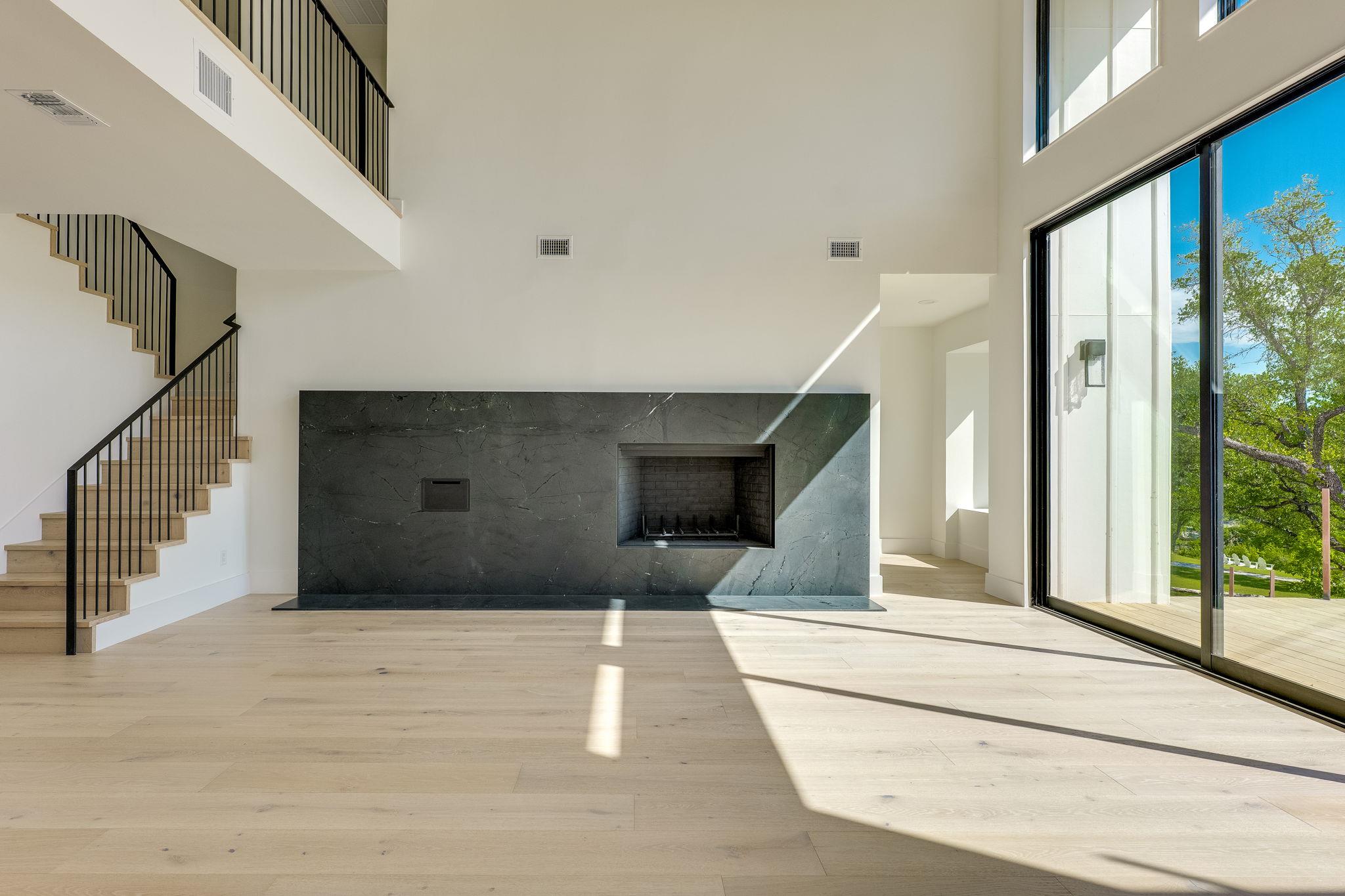 909 Cat Hollow Club Dr, Spicewood, TX 78669