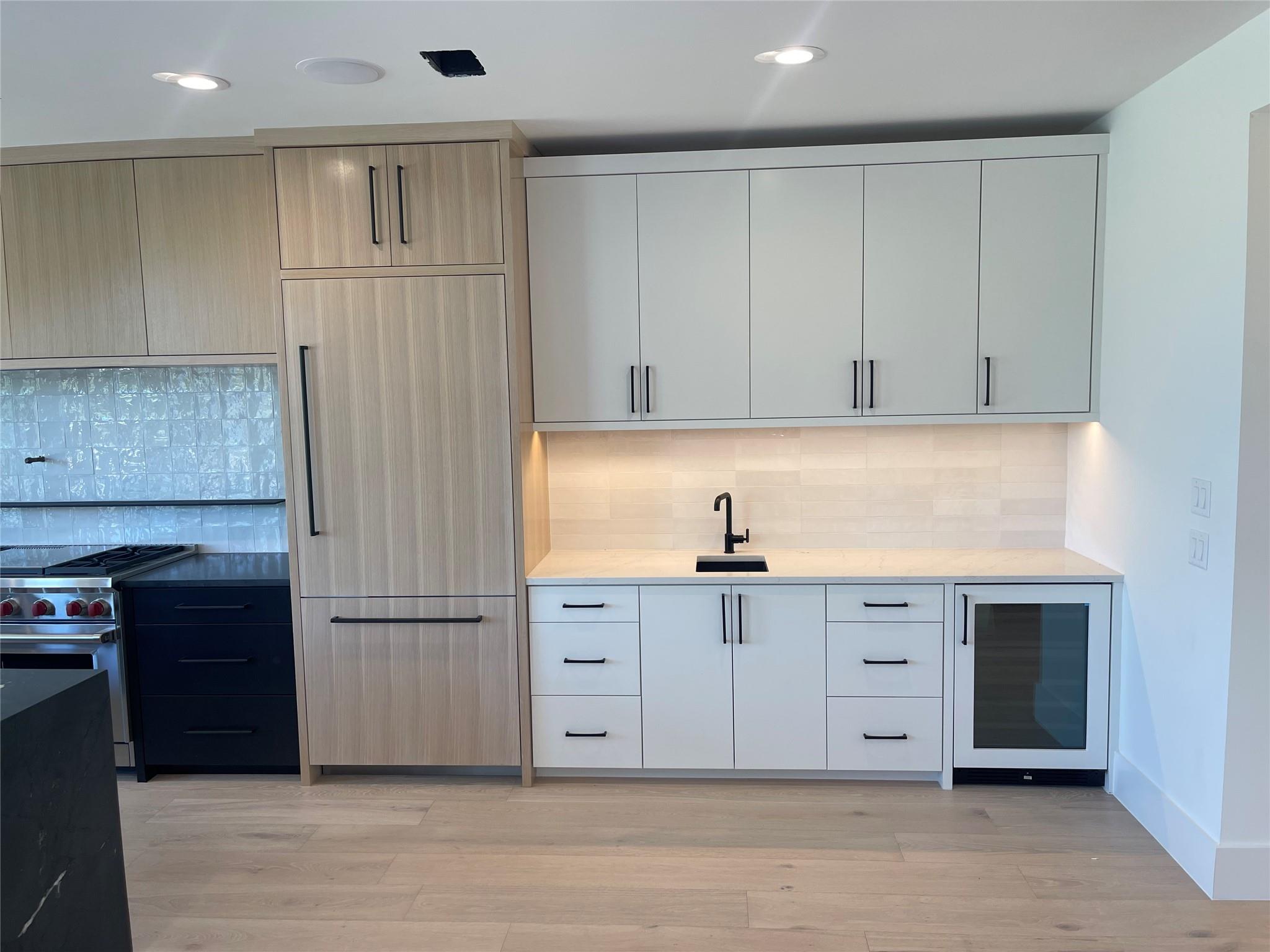 909 Cat Hollow Club Dr, Spicewood, TX 78669