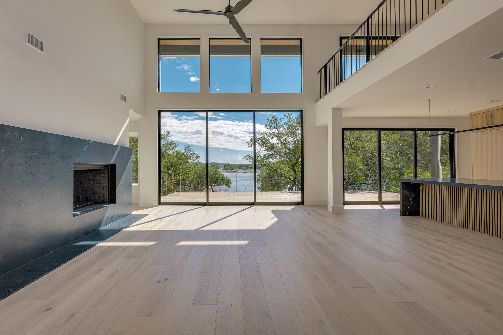 909 Cat Hollow Club Dr, Spicewood, TX 78669