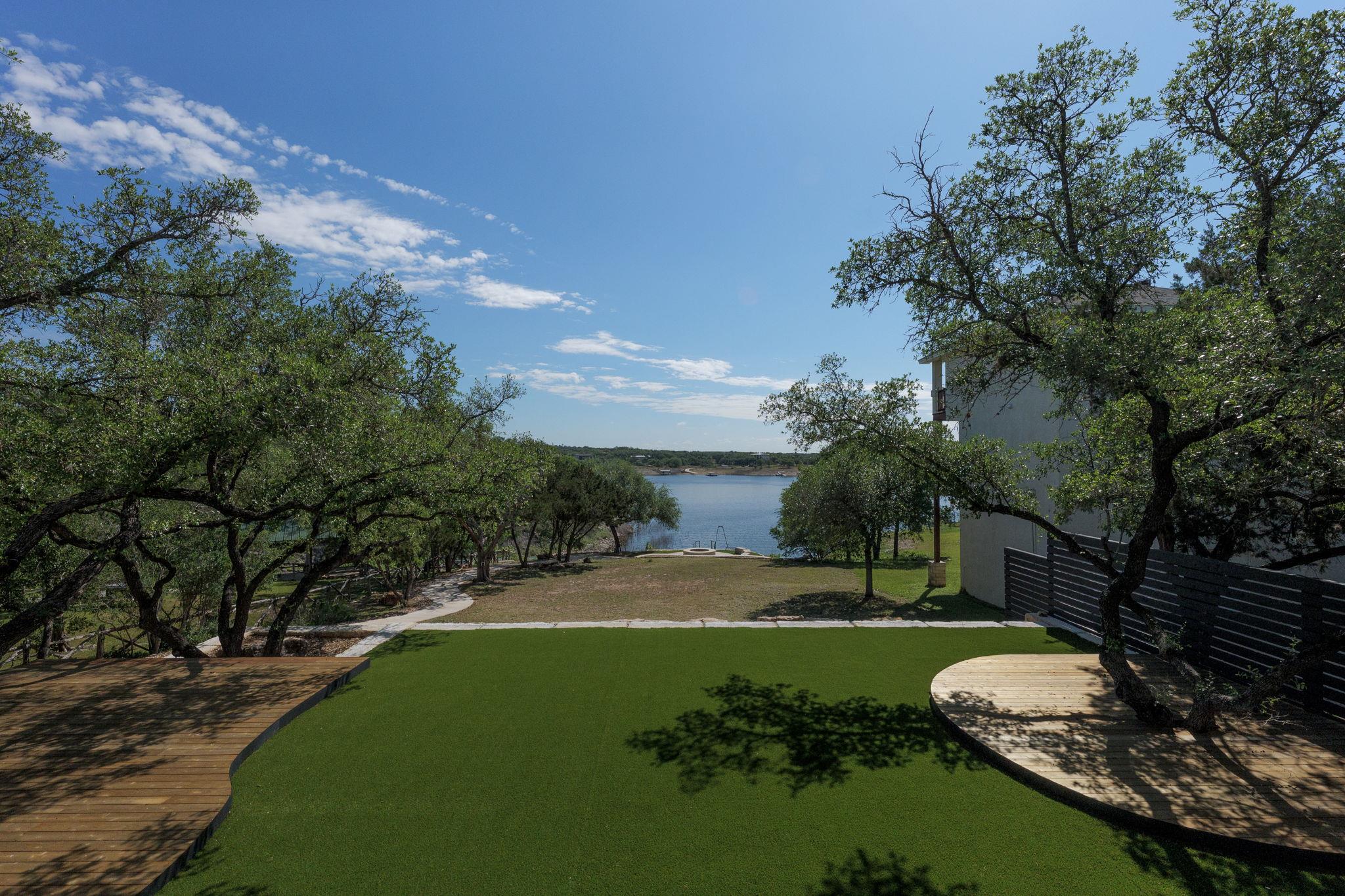 909 Cat Hollow Club Dr, Spicewood, TX 78669