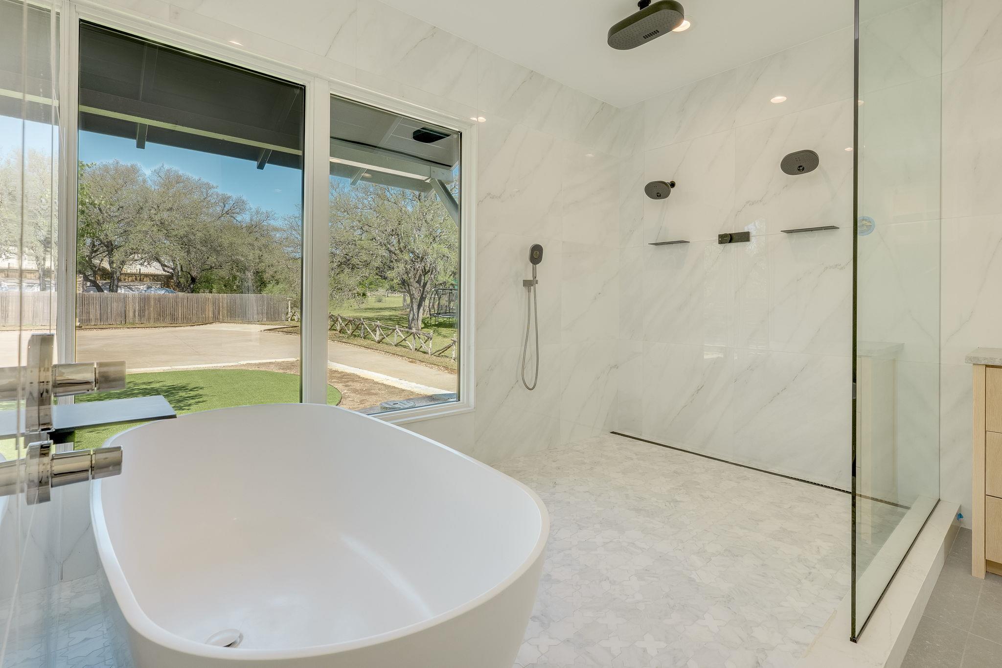 909 Cat Hollow Club Dr, Spicewood, TX 78669