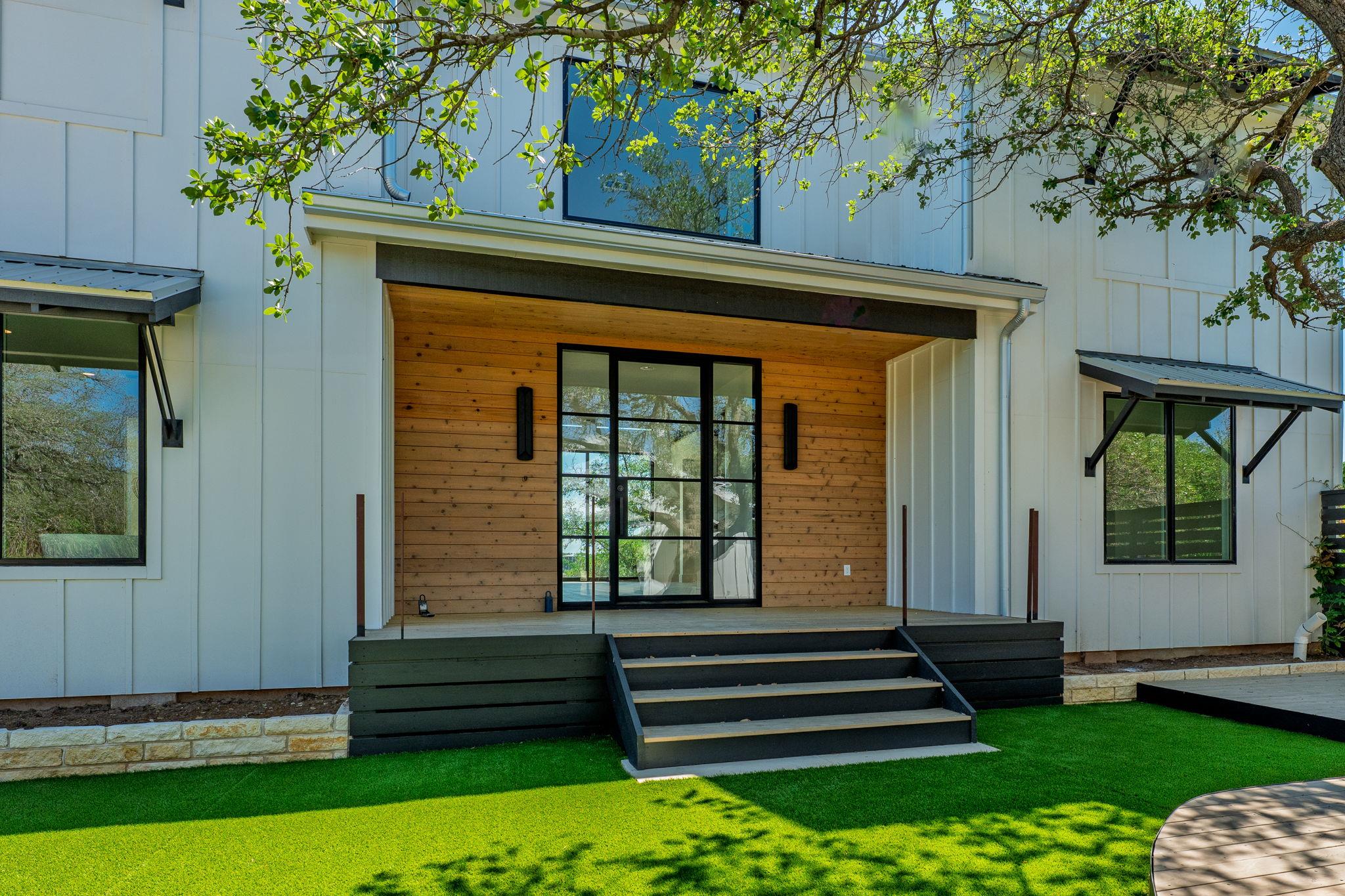 909 Cat Hollow Club Dr, Spicewood, TX 78669