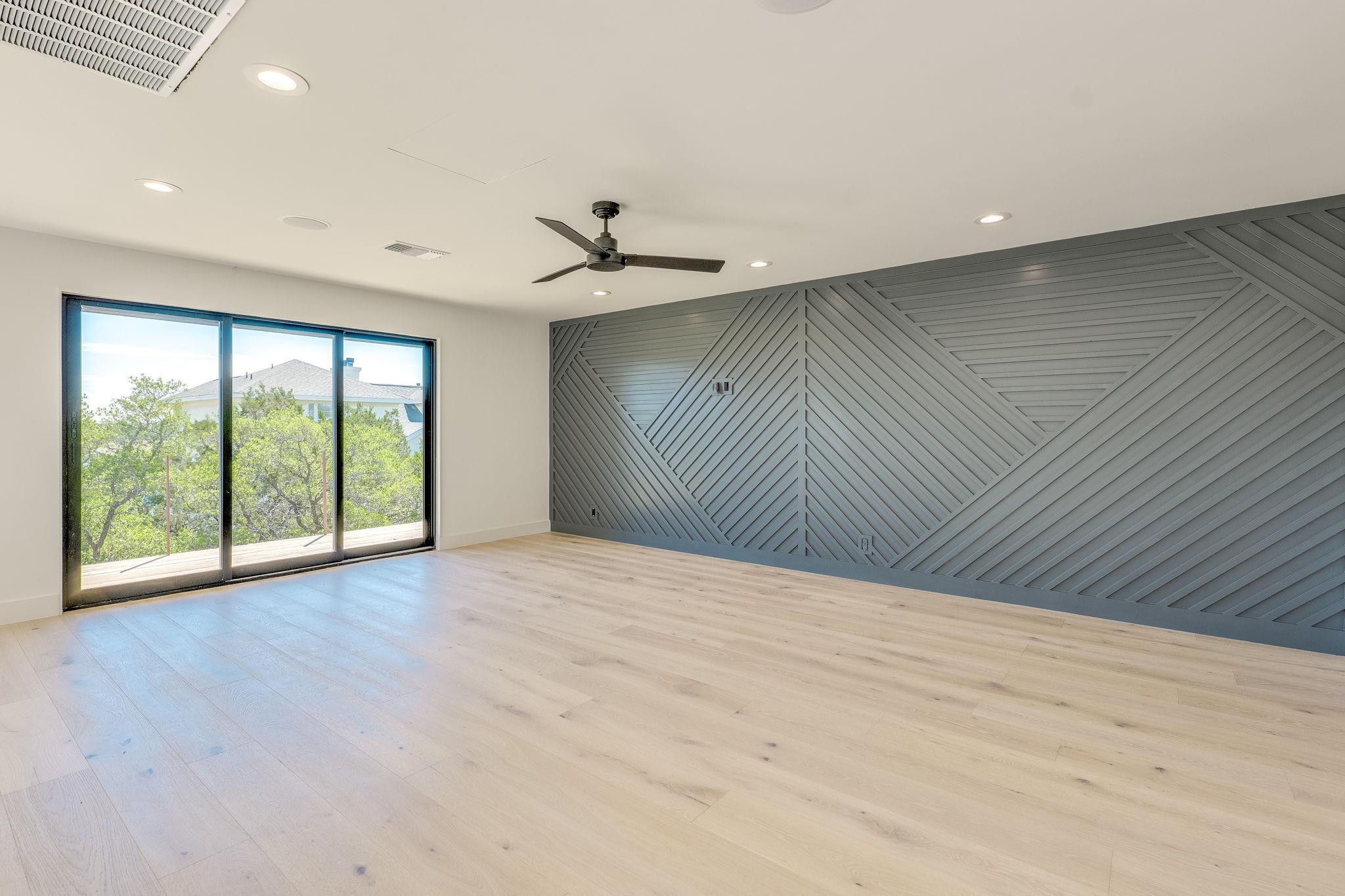 909 Cat Hollow Club Dr, Spicewood, TX 78669