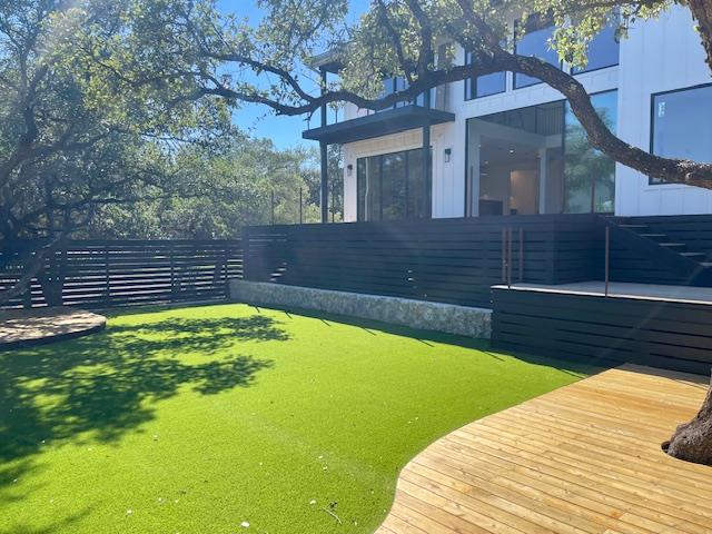 909 Cat Hollow Club Dr, Spicewood, TX 78669